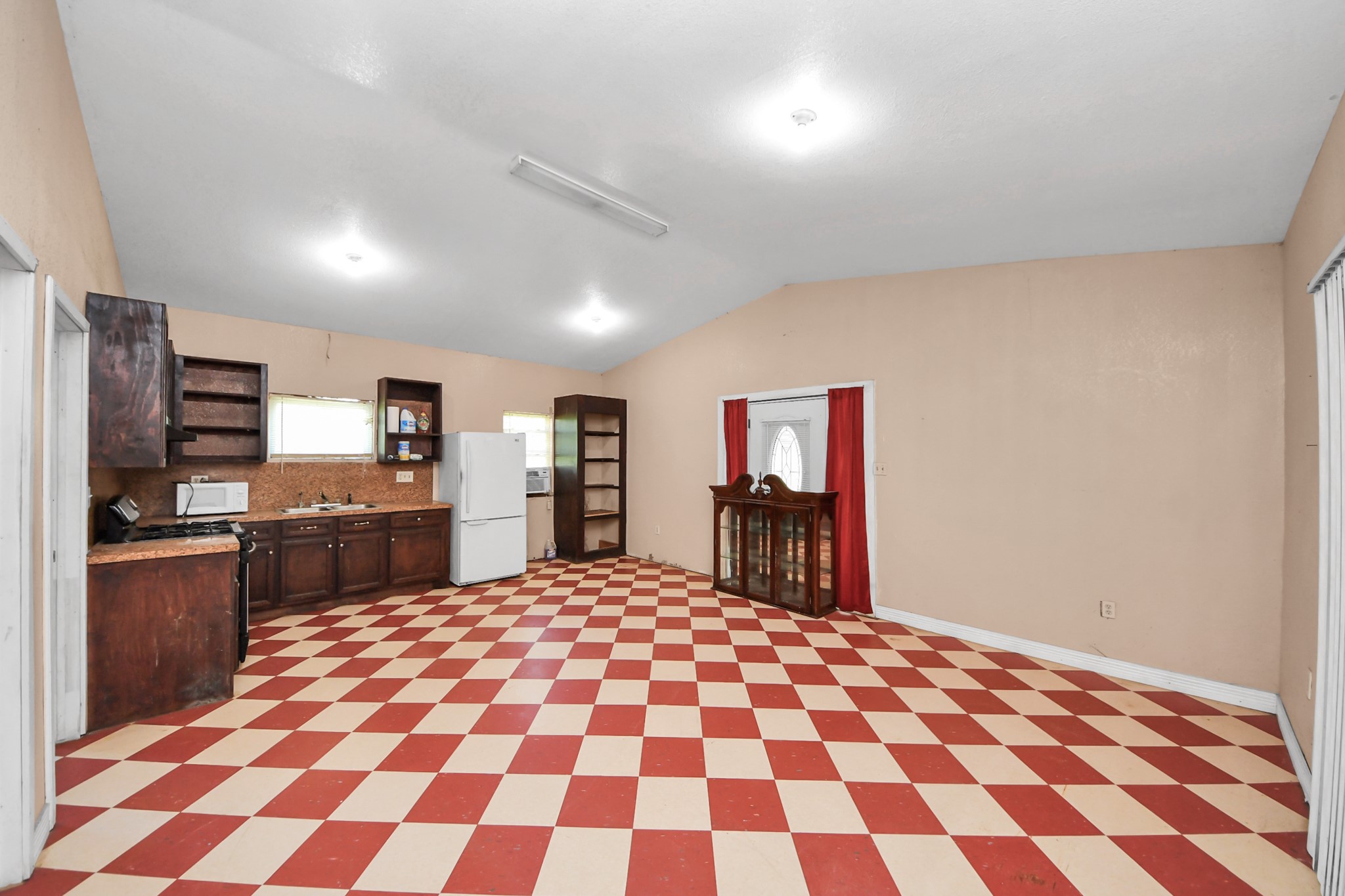 694 County Road 941, Alvin, TX 77511