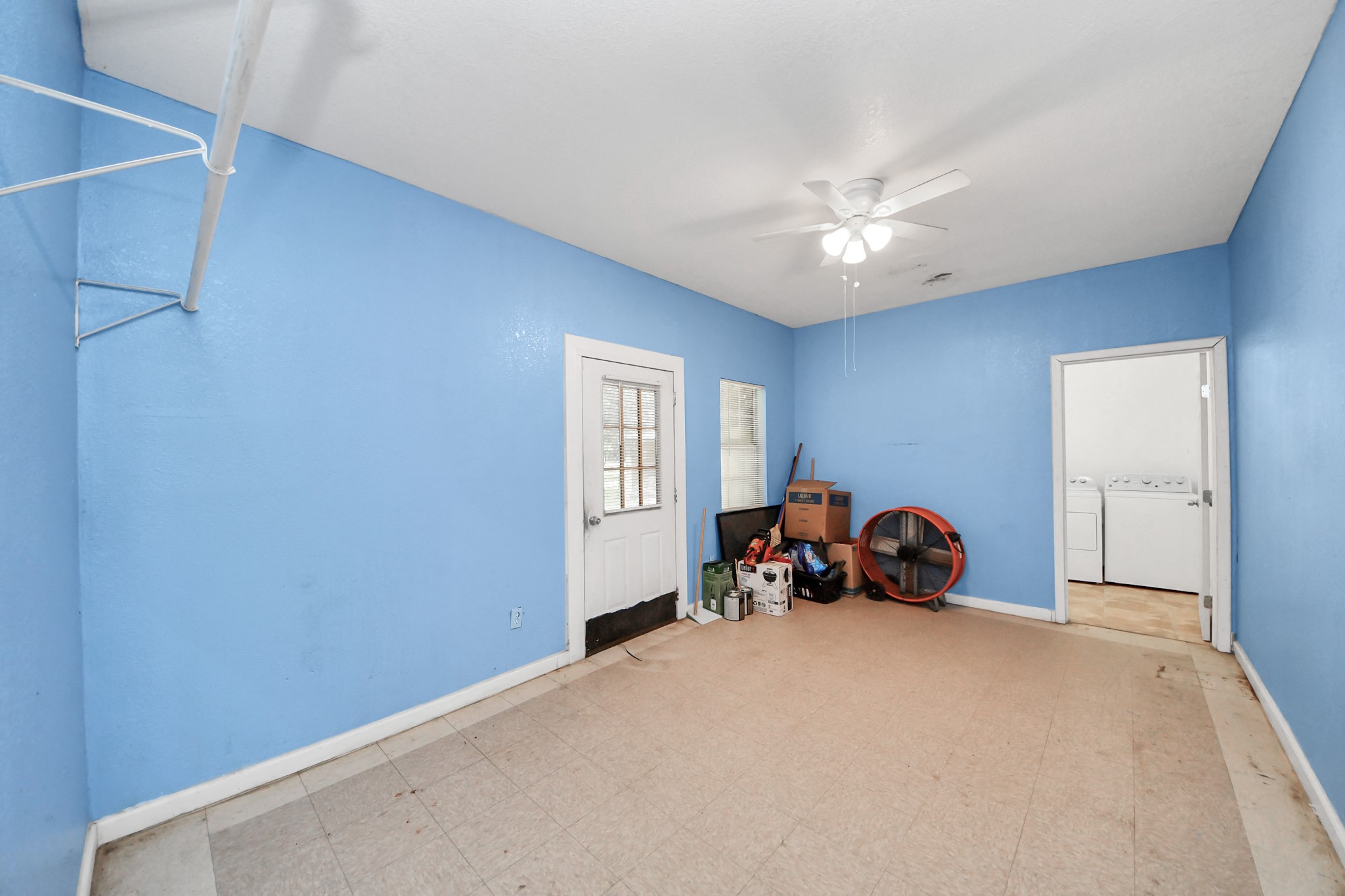 694 County Road 941, Alvin, TX 77511