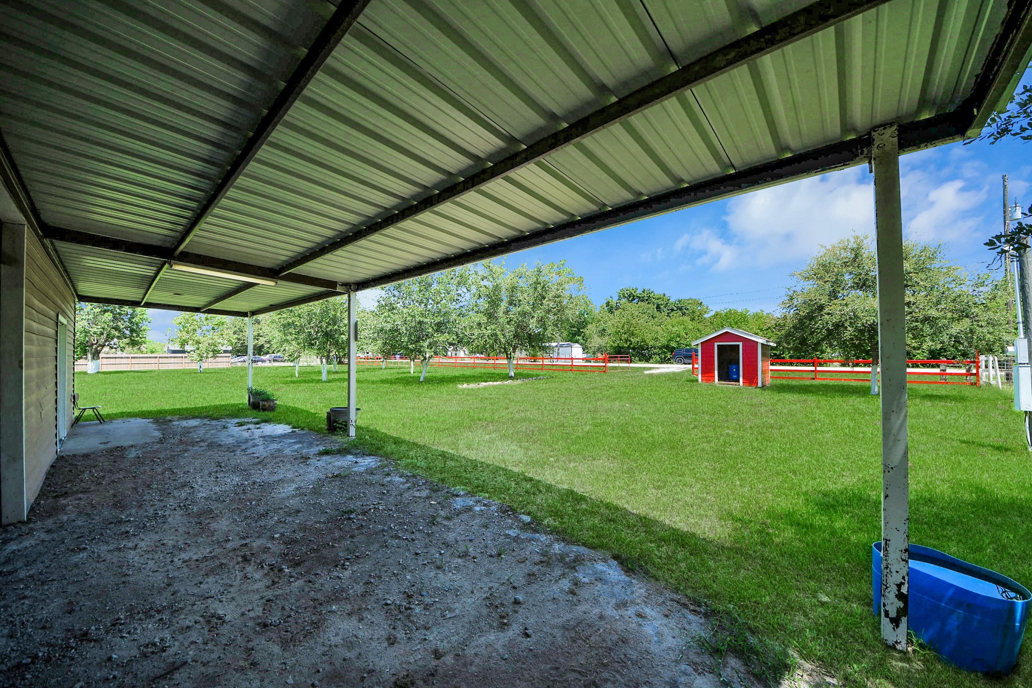 694 County Road 941, Alvin, TX 77511
