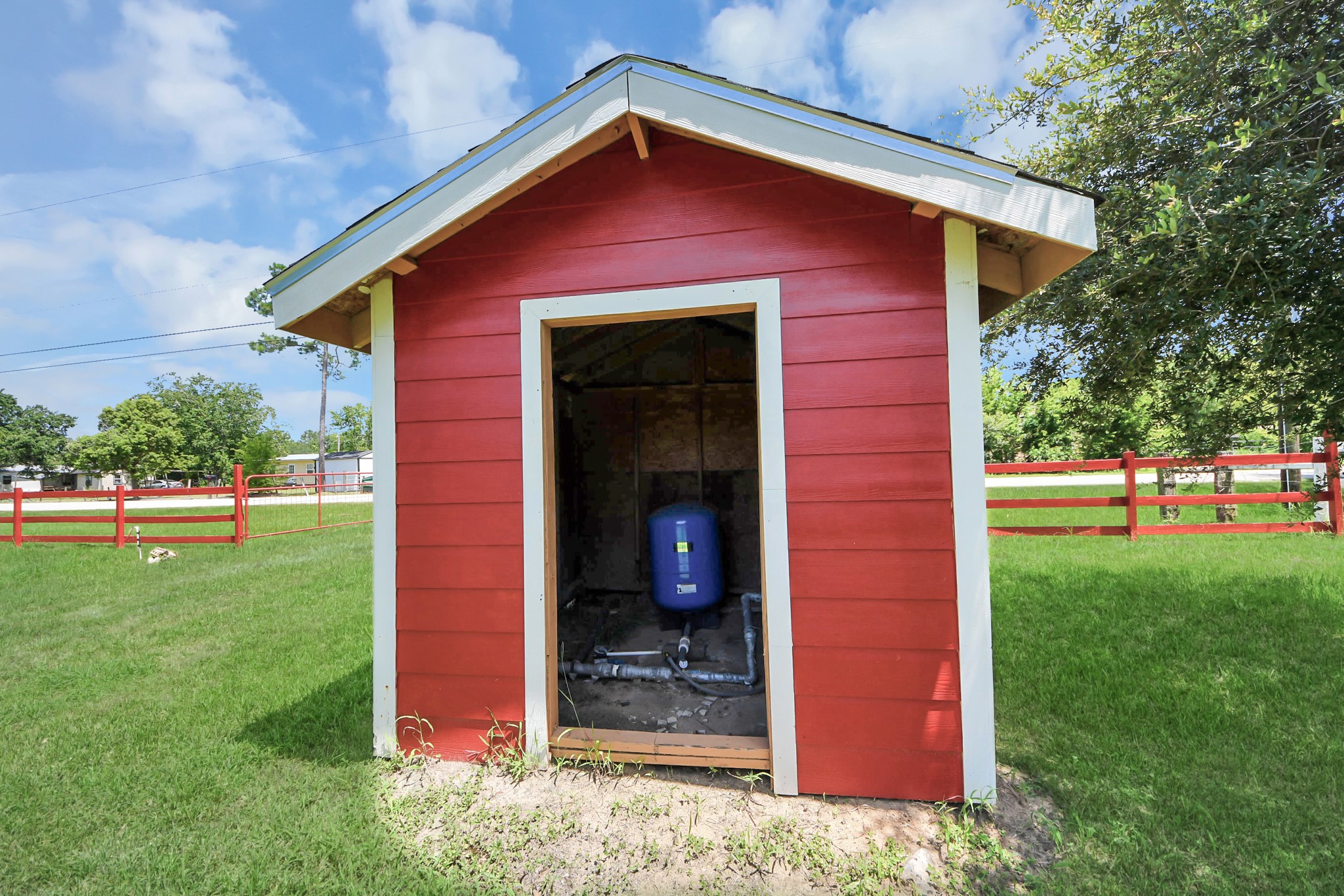 694 County Road 941, Alvin, TX 77511