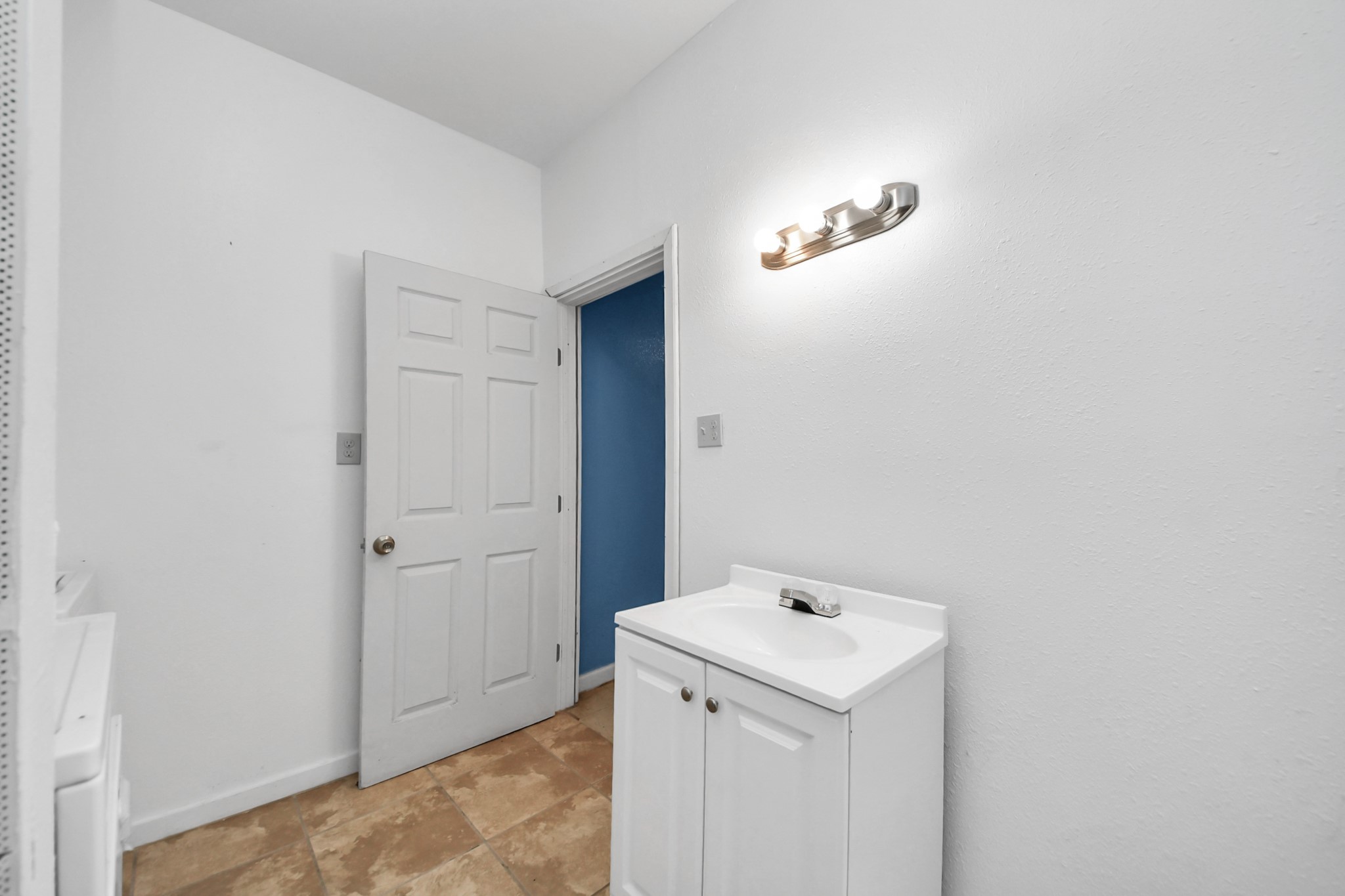 694 County Road 941, Alvin, TX 77511