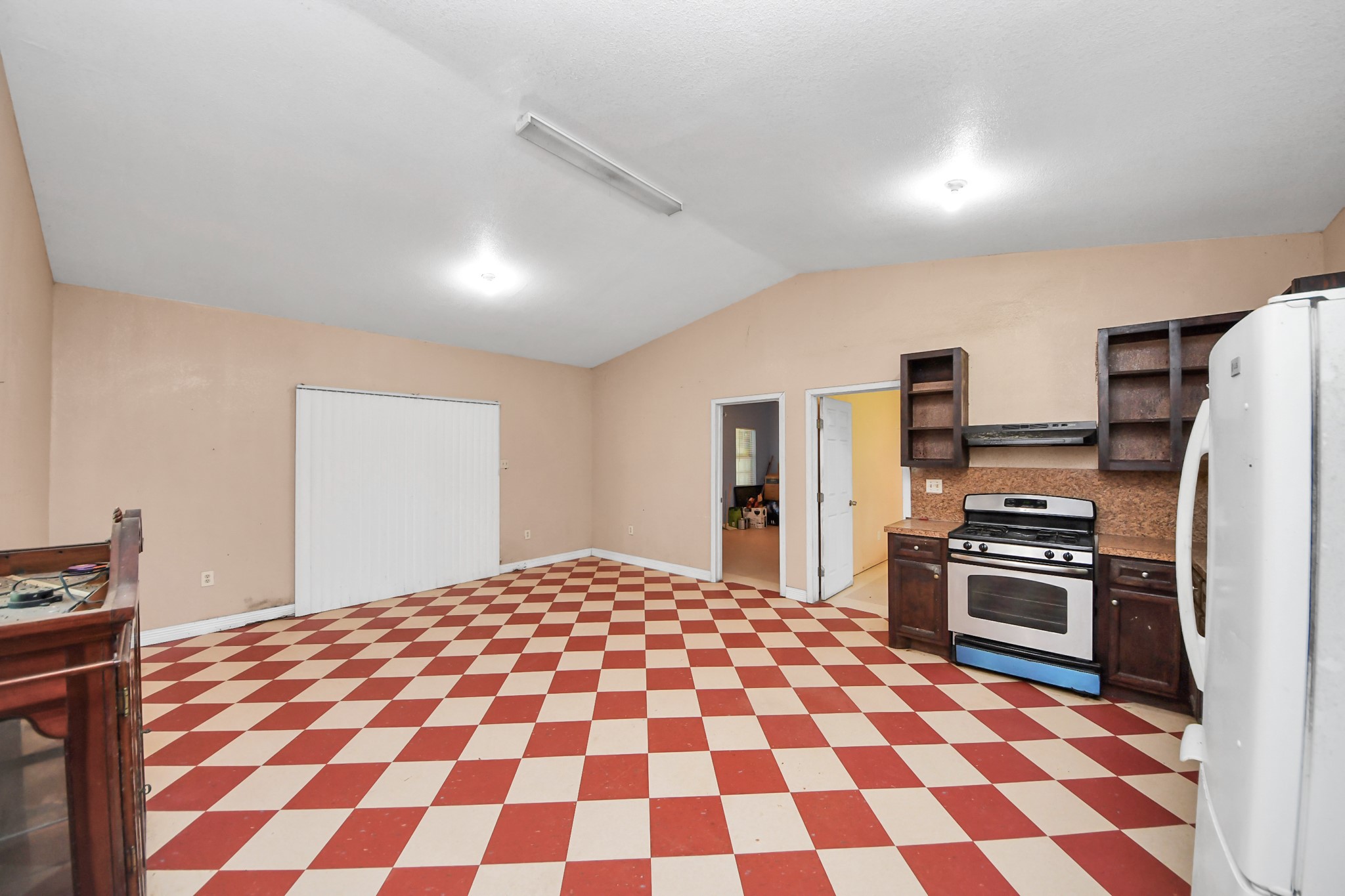 694 County Road 941, Alvin, TX 77511