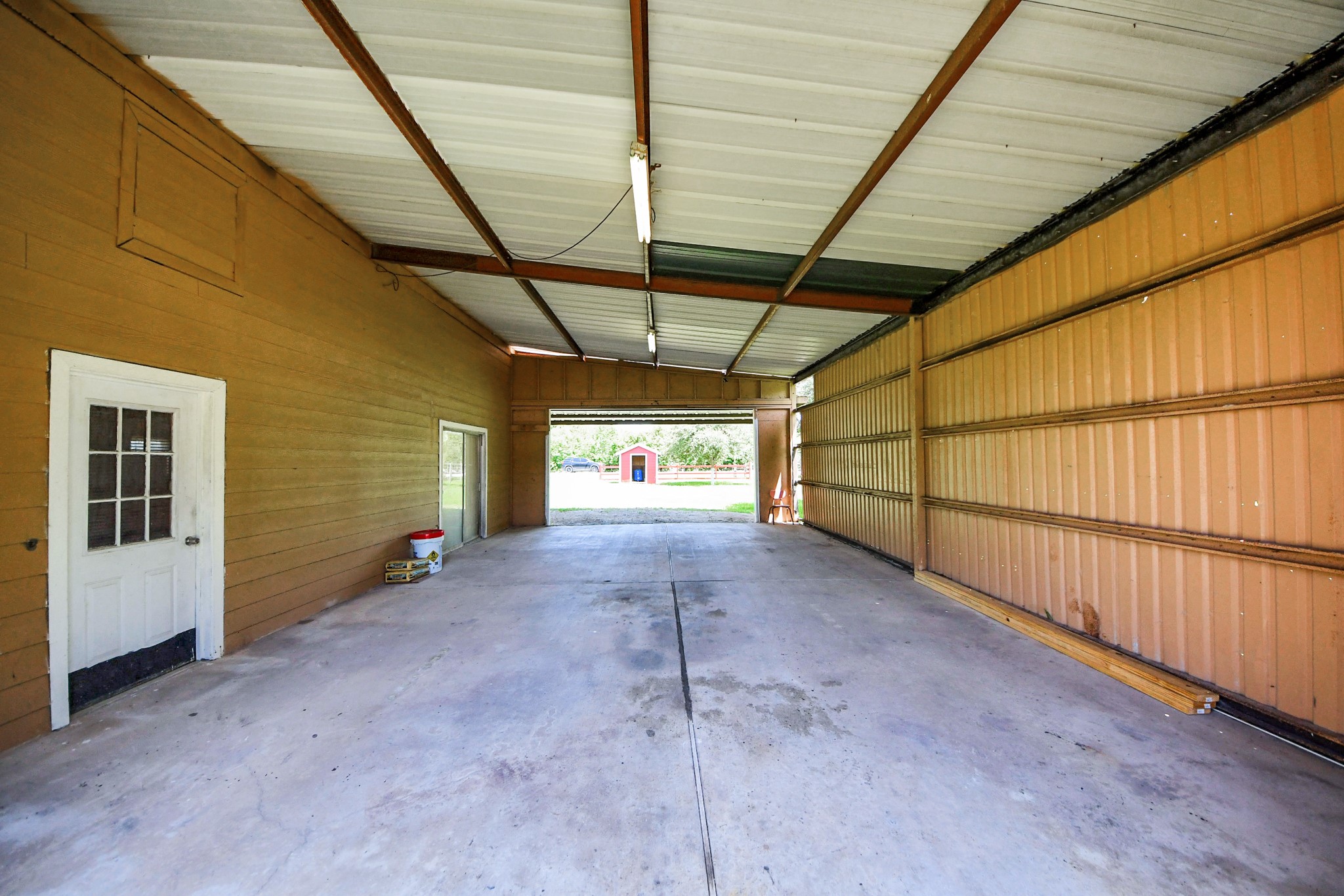 694 County Road 941, Alvin, TX 77511