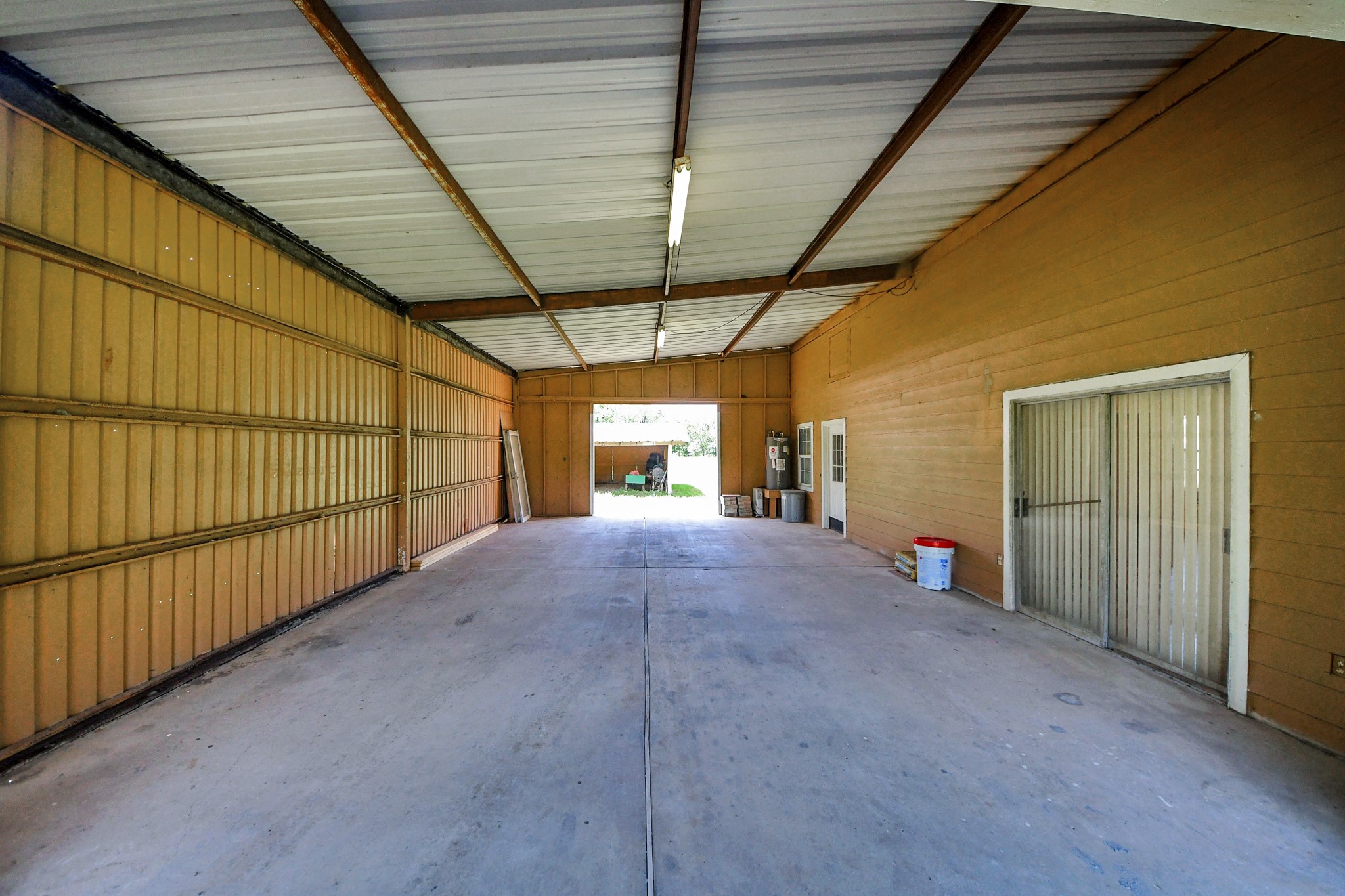694 County Road 941, Alvin, TX 77511