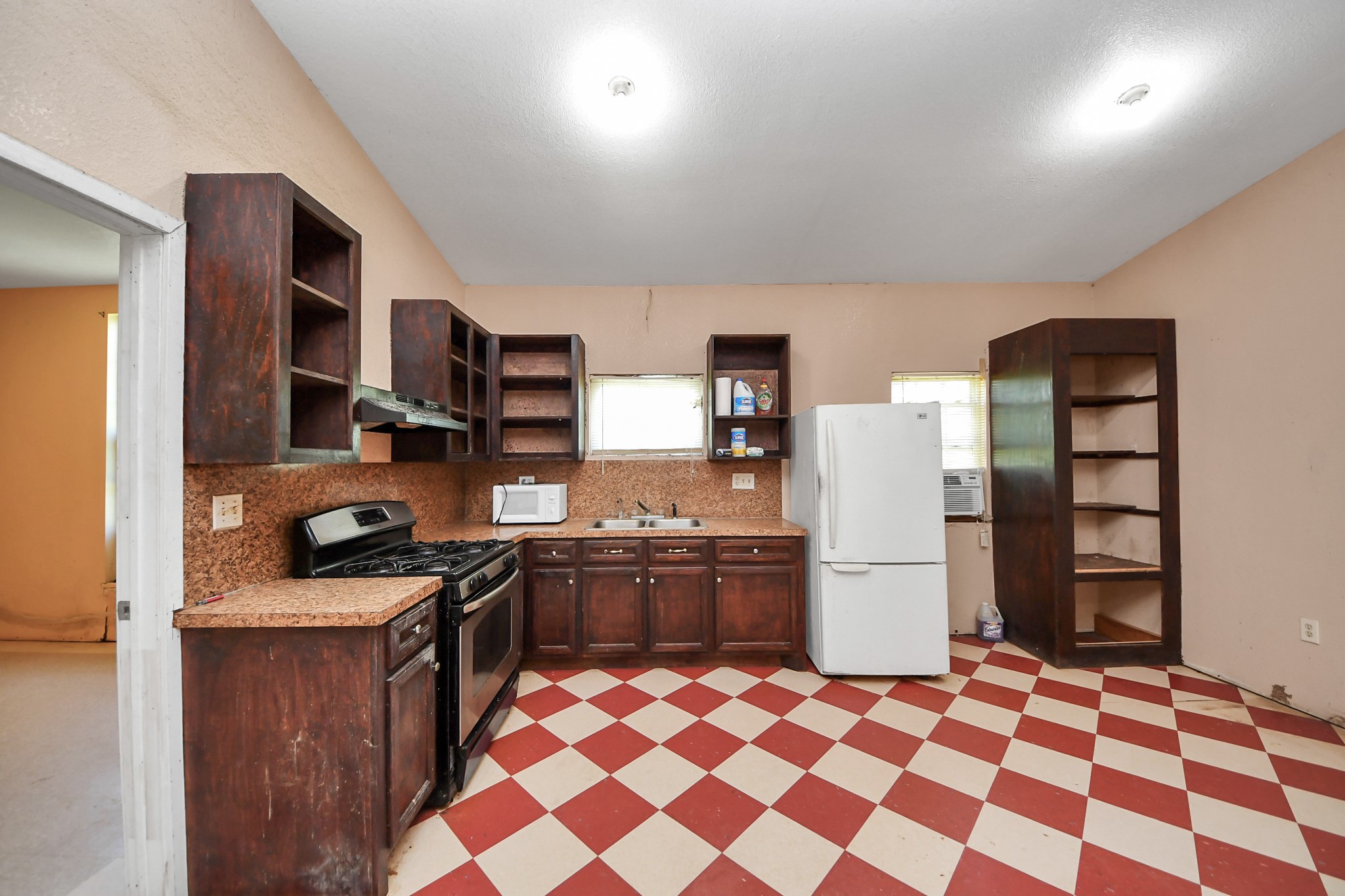 694 County Road 941, Alvin, TX 77511