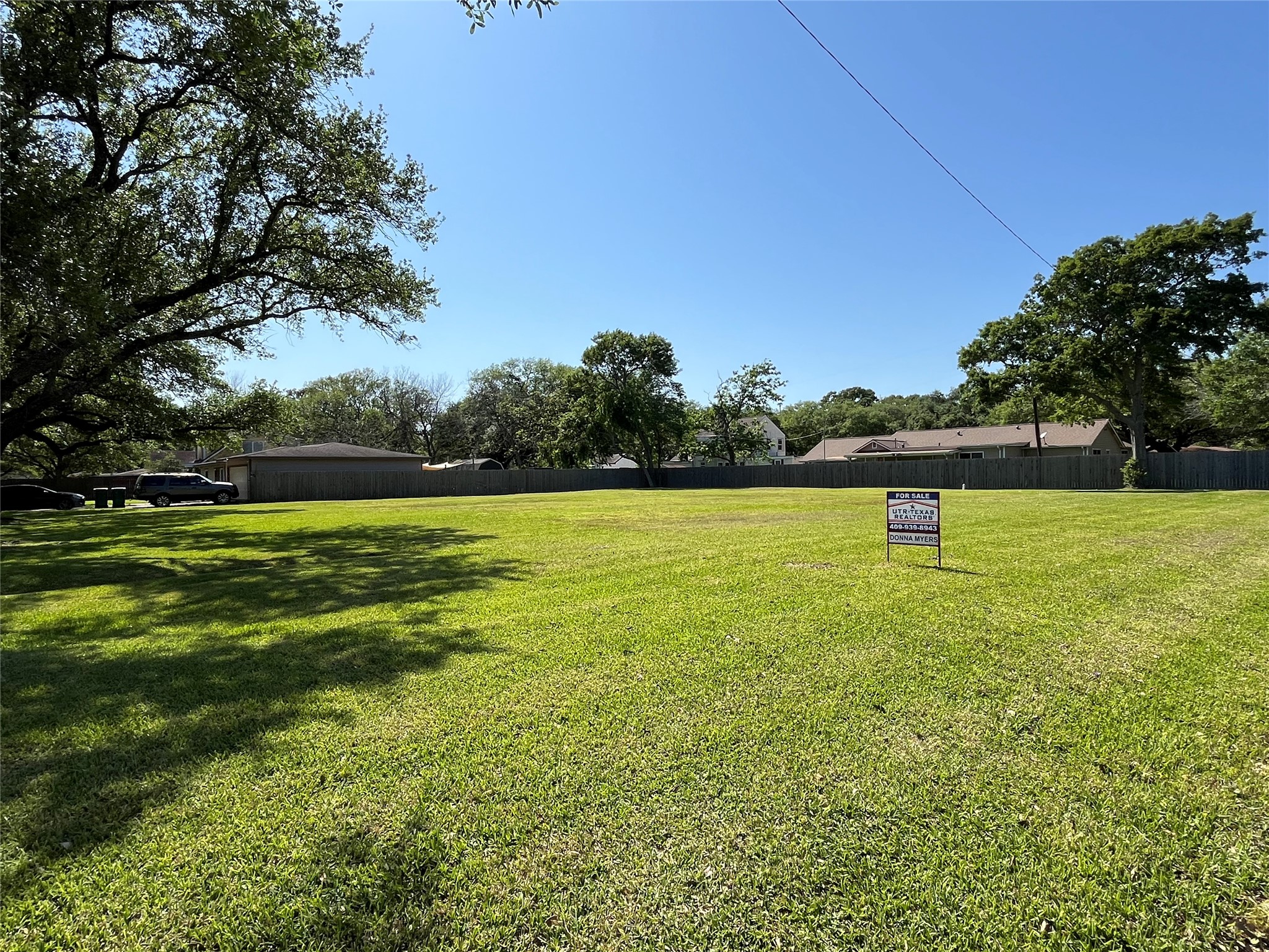 Beautiful Treed lot on Hwy 3 frontage. Beautiful Treed lot on Hwy 3 frontage.