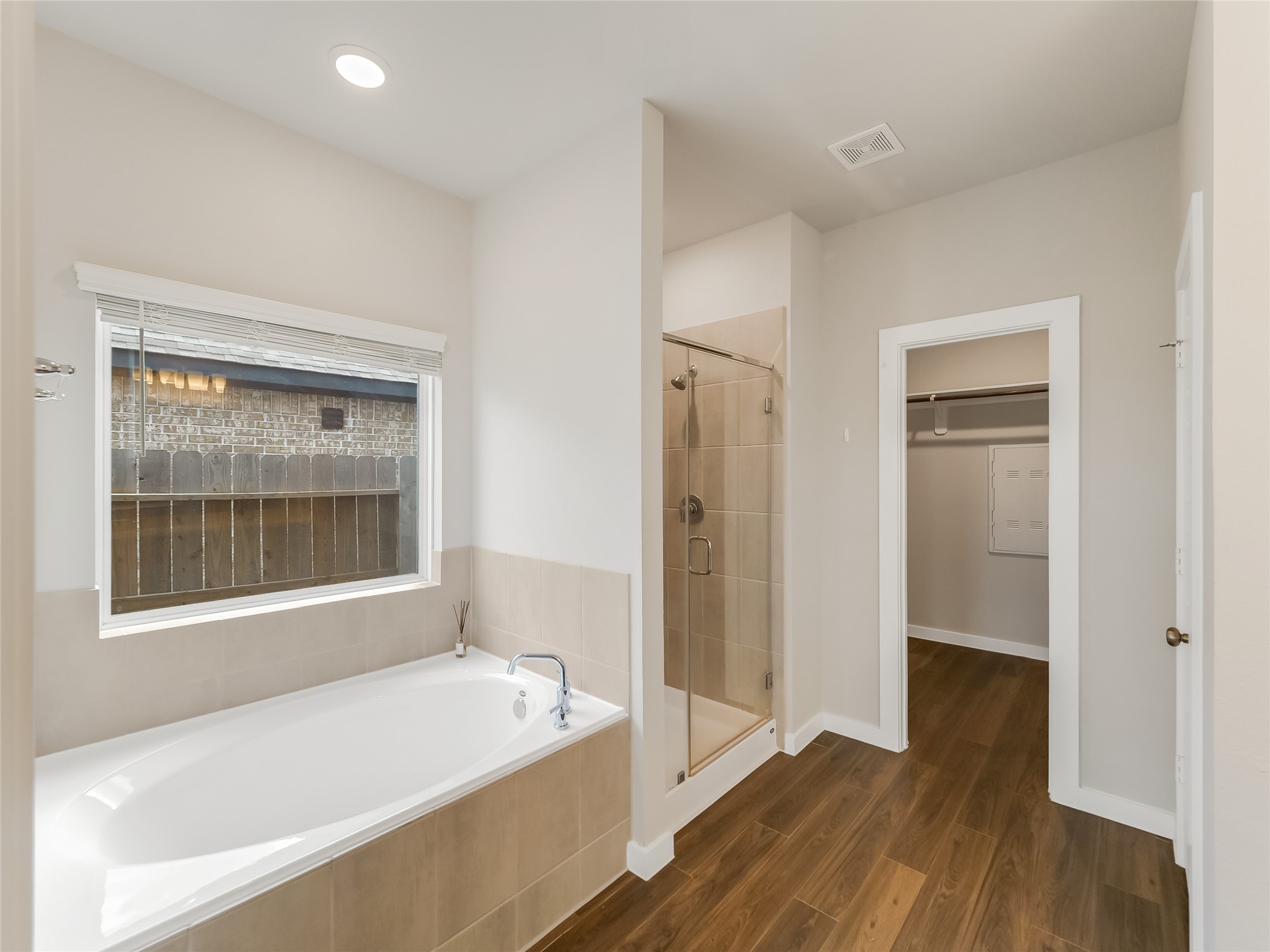 Separate Tub and Shower