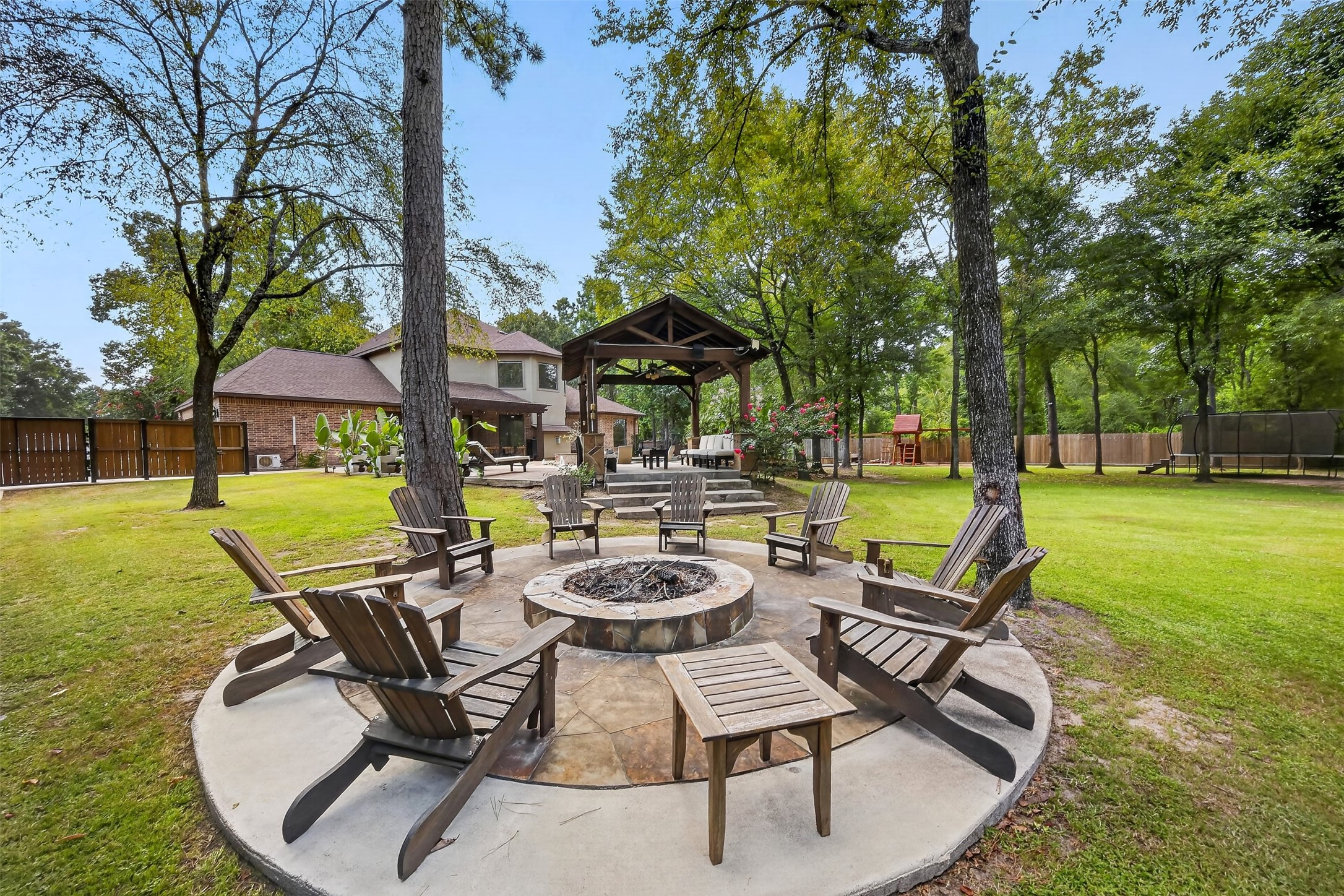10410 Clubhouse Circle, Magnolia, TX 77354