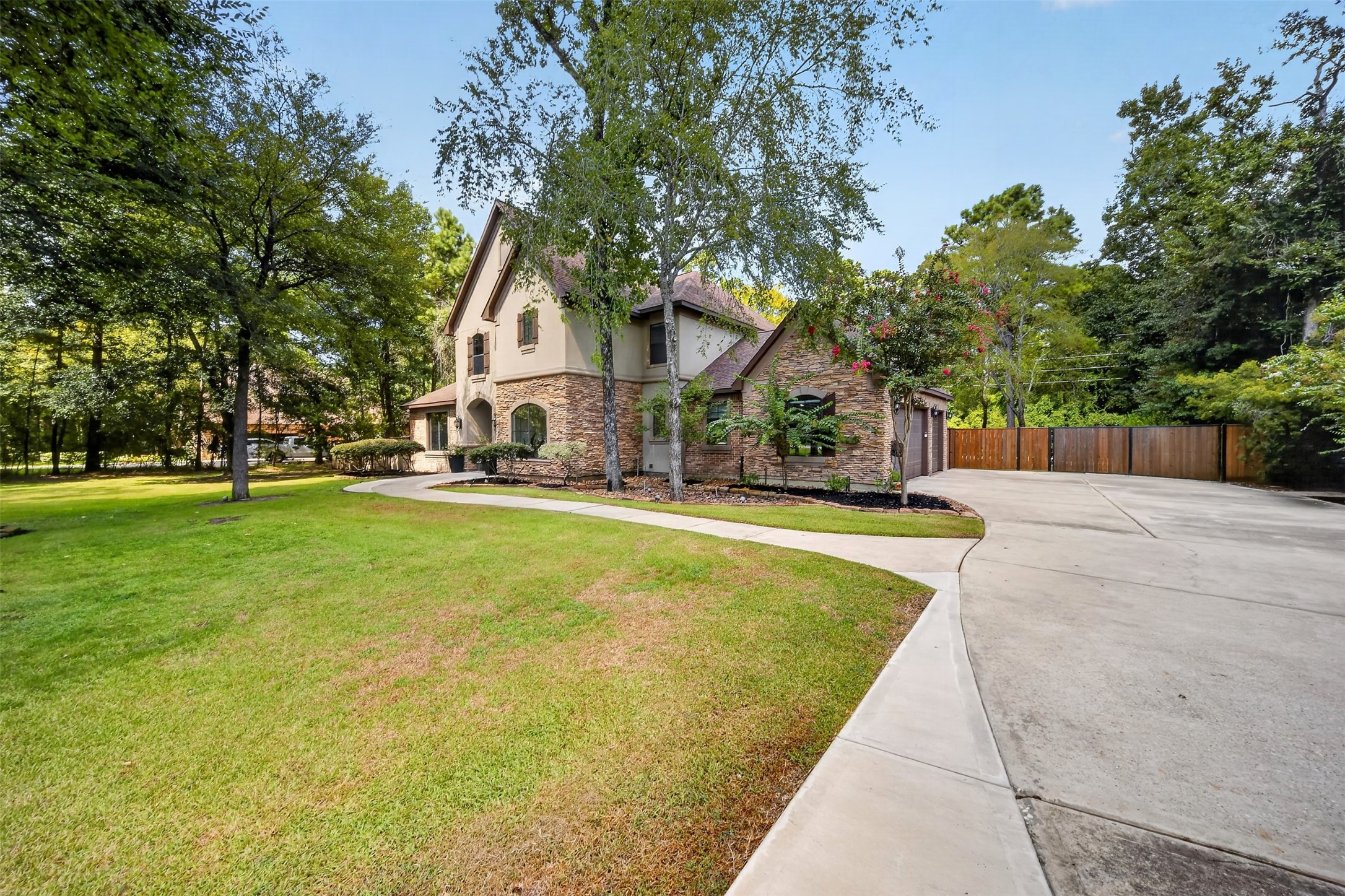 10410 Clubhouse Circle, Magnolia, TX 77354 10410 Clubhouse Circle, Magnolia, TX 77354