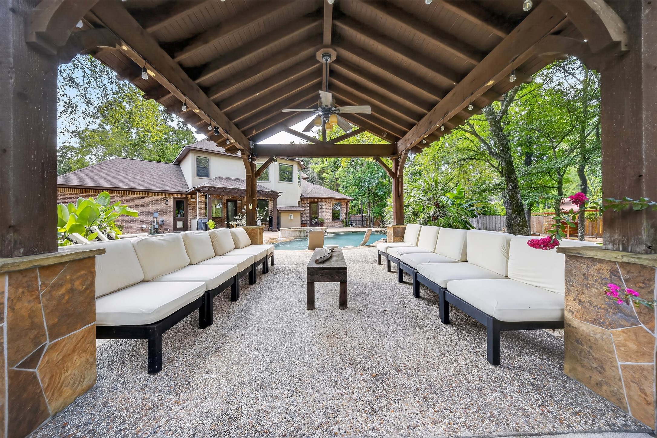 10410 Clubhouse Circle, Magnolia, TX 77354