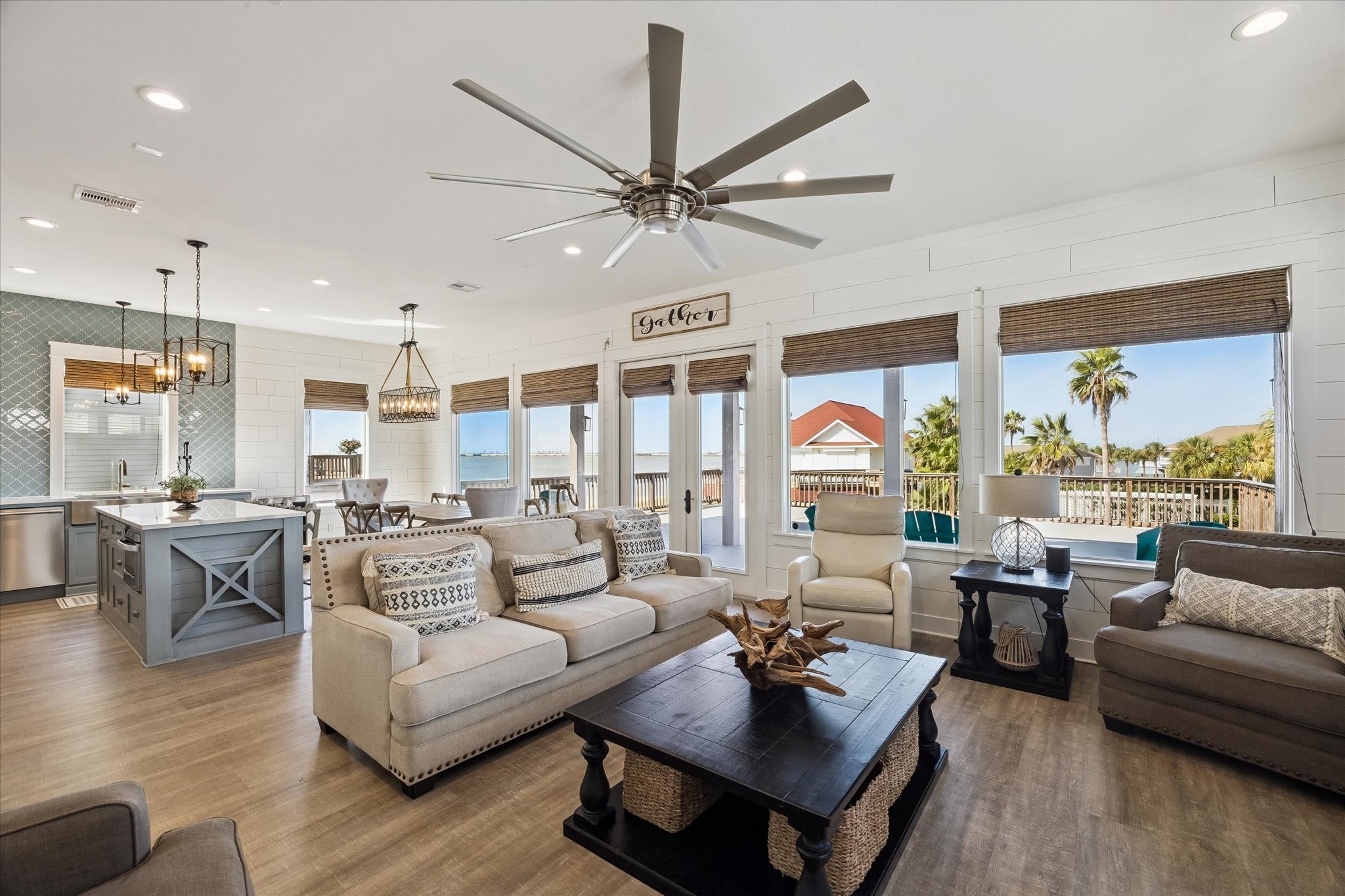 1534 Windsong Way, Tiki Island, TX 77554