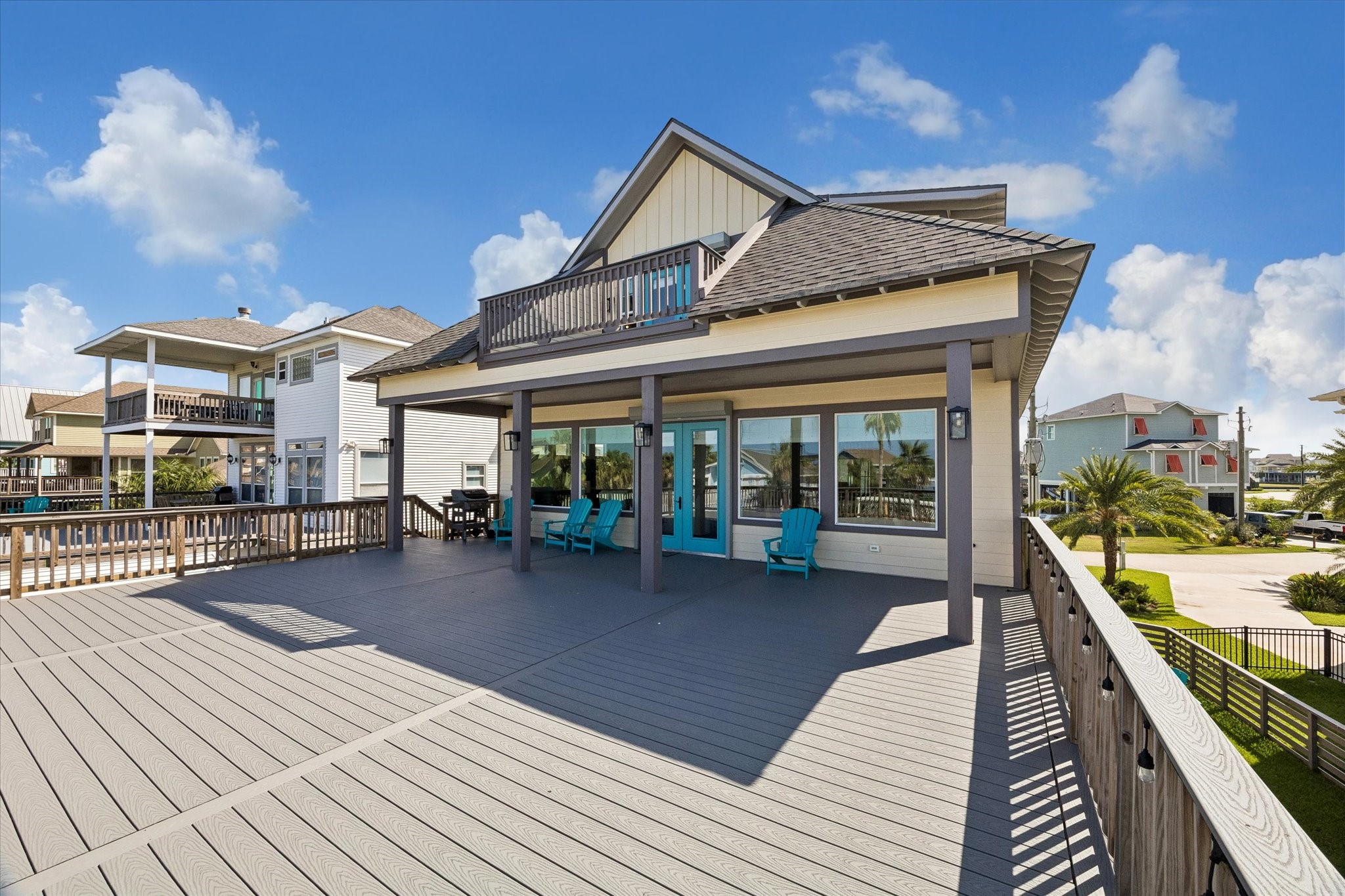 1534 Windsong Way, Tiki Island, TX 77554
