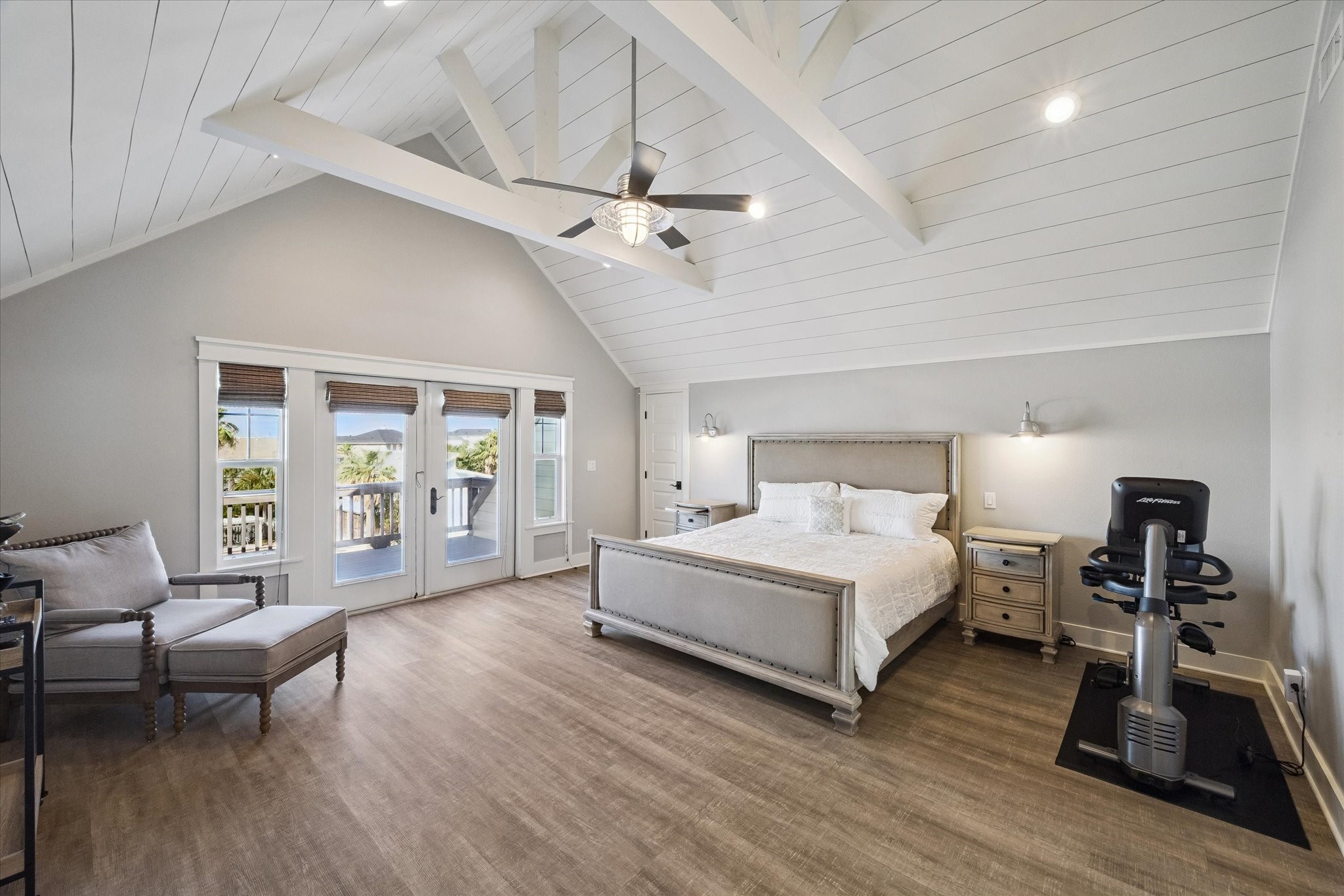 1534 Windsong Way, Tiki Island, TX 77554