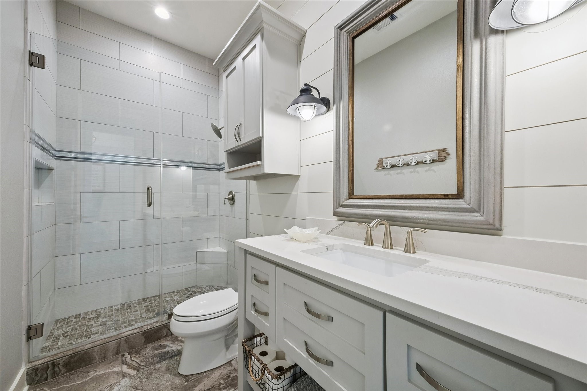 1534 Windsong Way, Tiki Island, TX 77554