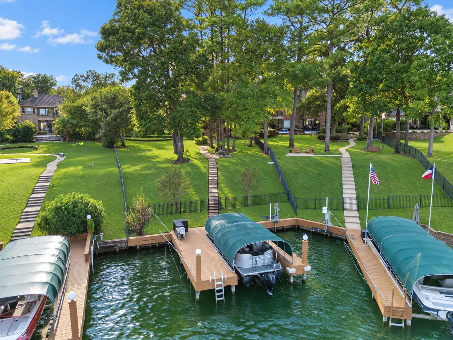 1018 The Cliffs Boulevard, Montgomery, TX 77356