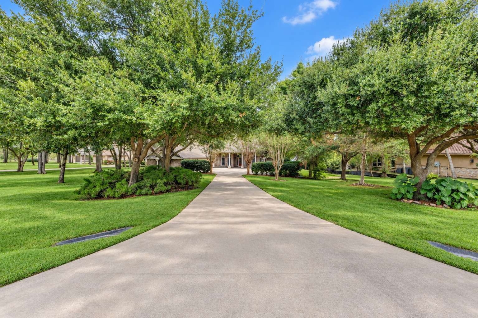 1018 The Cliffs Boulevard, Montgomery, TX 77356