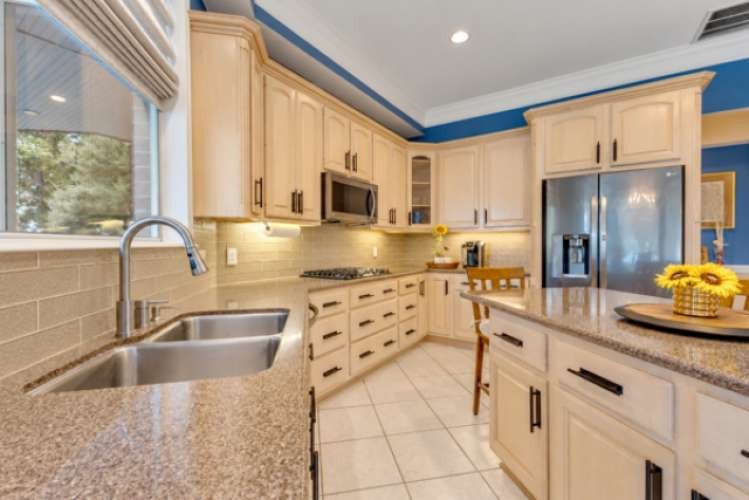 1018 The Cliffs Boulevard, Montgomery, TX 77356