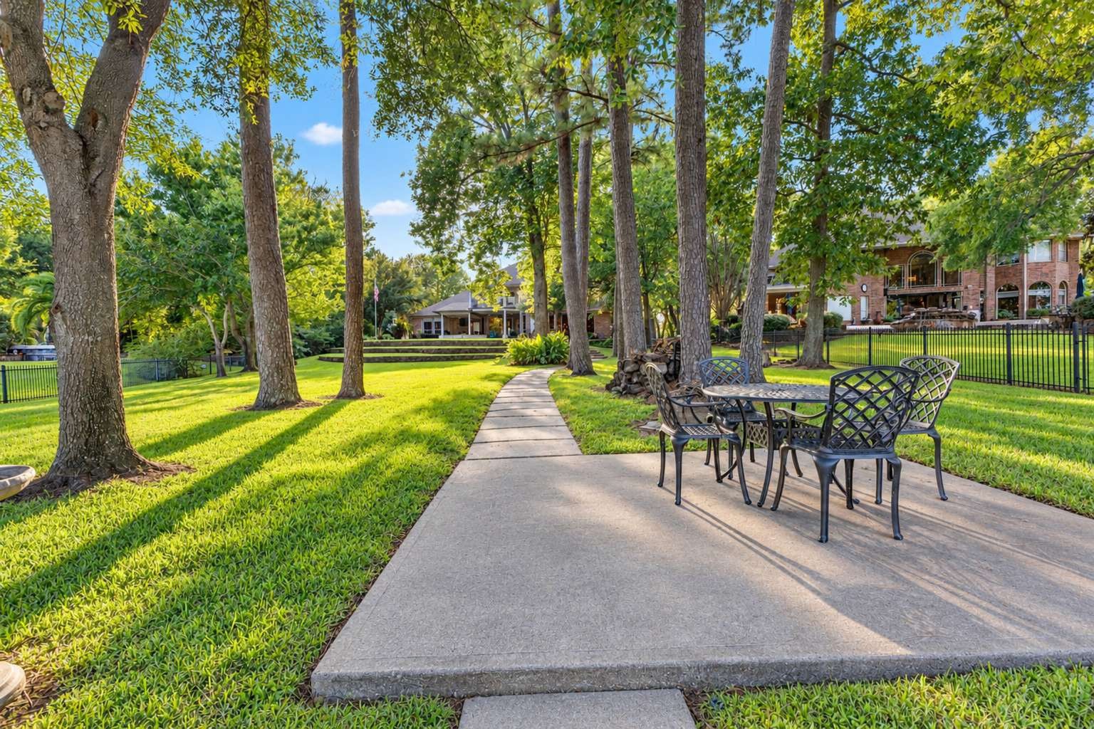1018 The Cliffs Boulevard, Montgomery, TX 77356