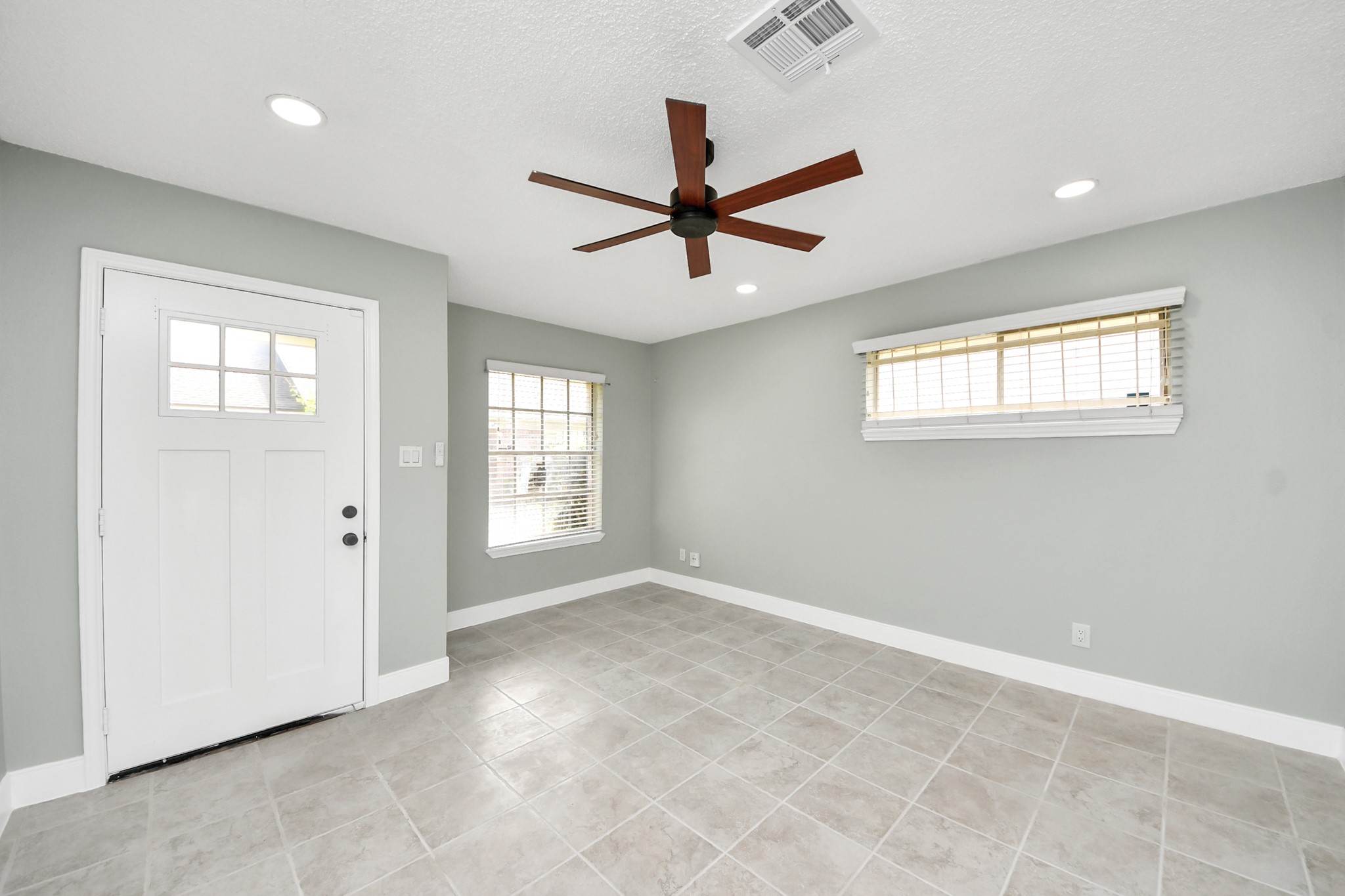 House was just repainted and floor re grouted. House was just repainted and floor re grouted.