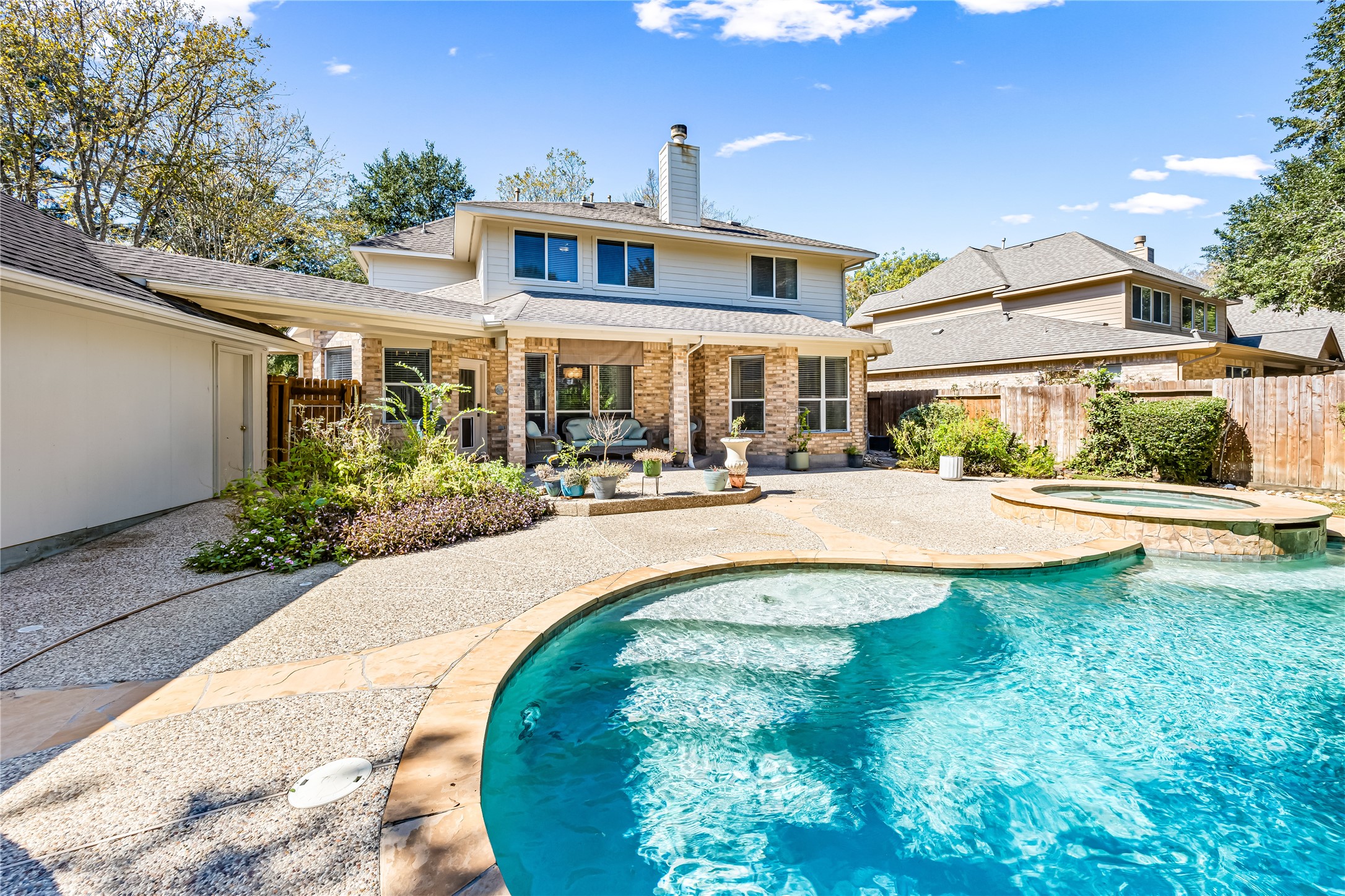 136 S Goldenvine Circle, The Woodlands, TX 77382