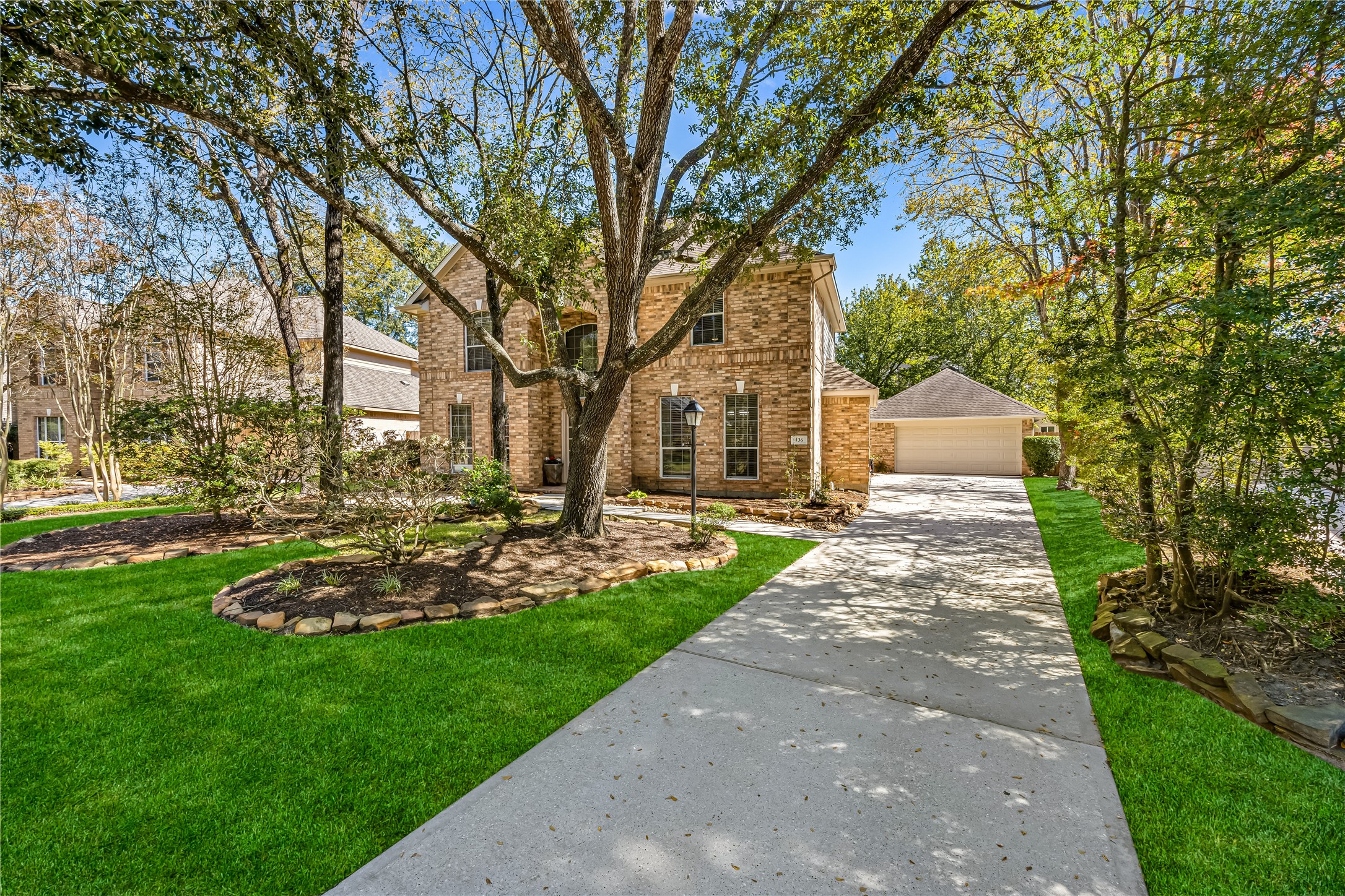 136 S Goldenvine Circle, The Woodlands, TX 77382