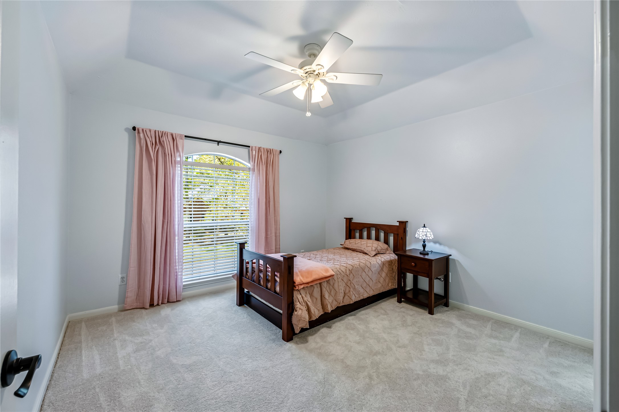 136 S Goldenvine Circle, The Woodlands, TX 77382