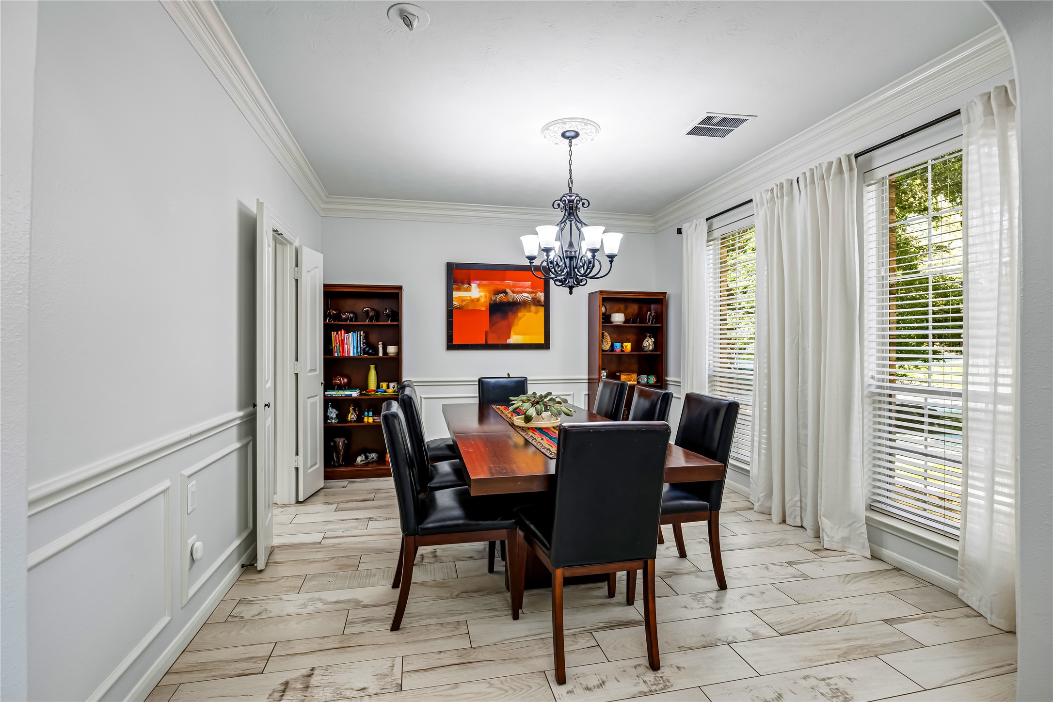 136 S Goldenvine Circle, The Woodlands, TX 77382