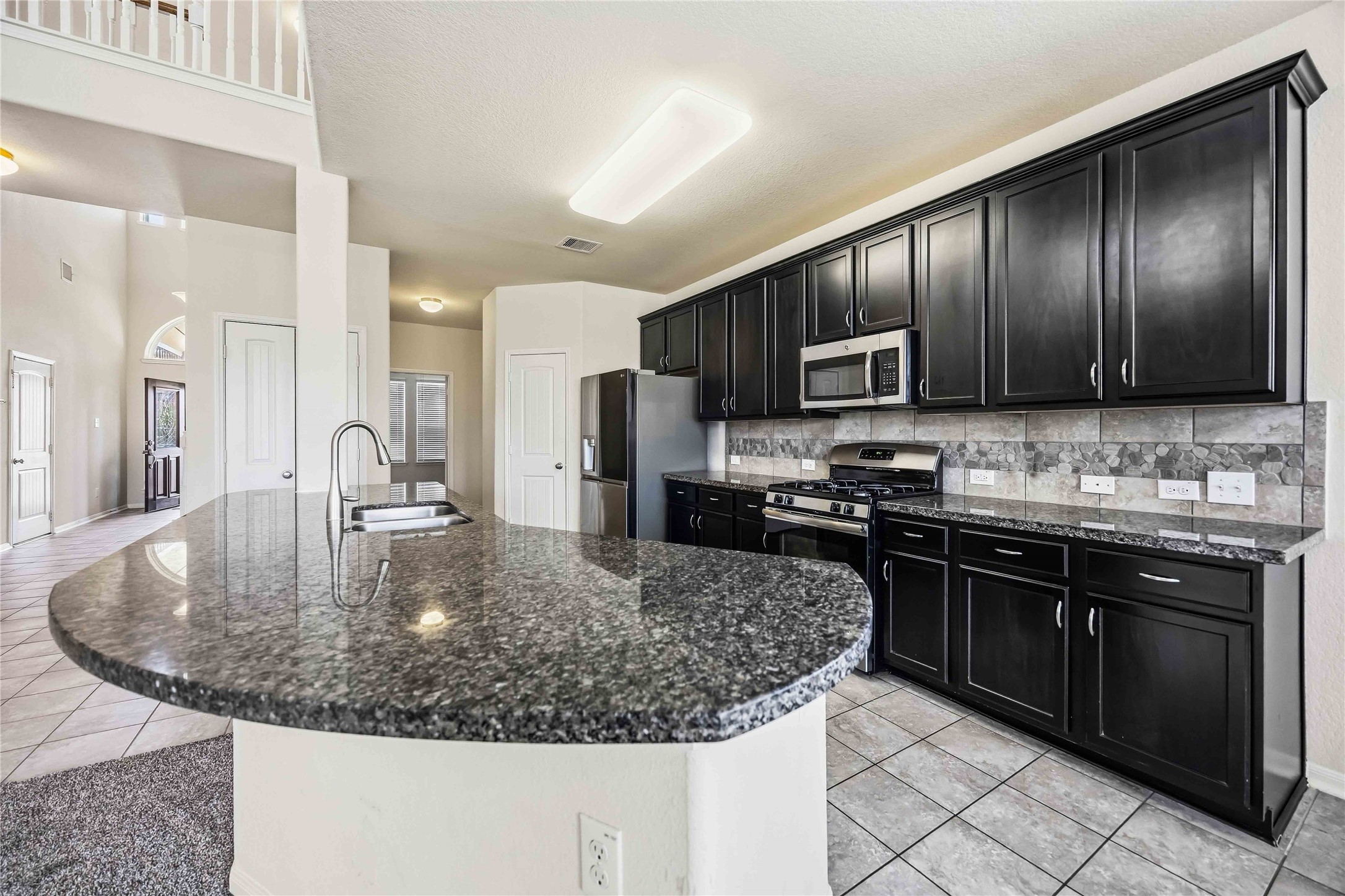 366 Lake Line Drive, Alvin, TX 77511