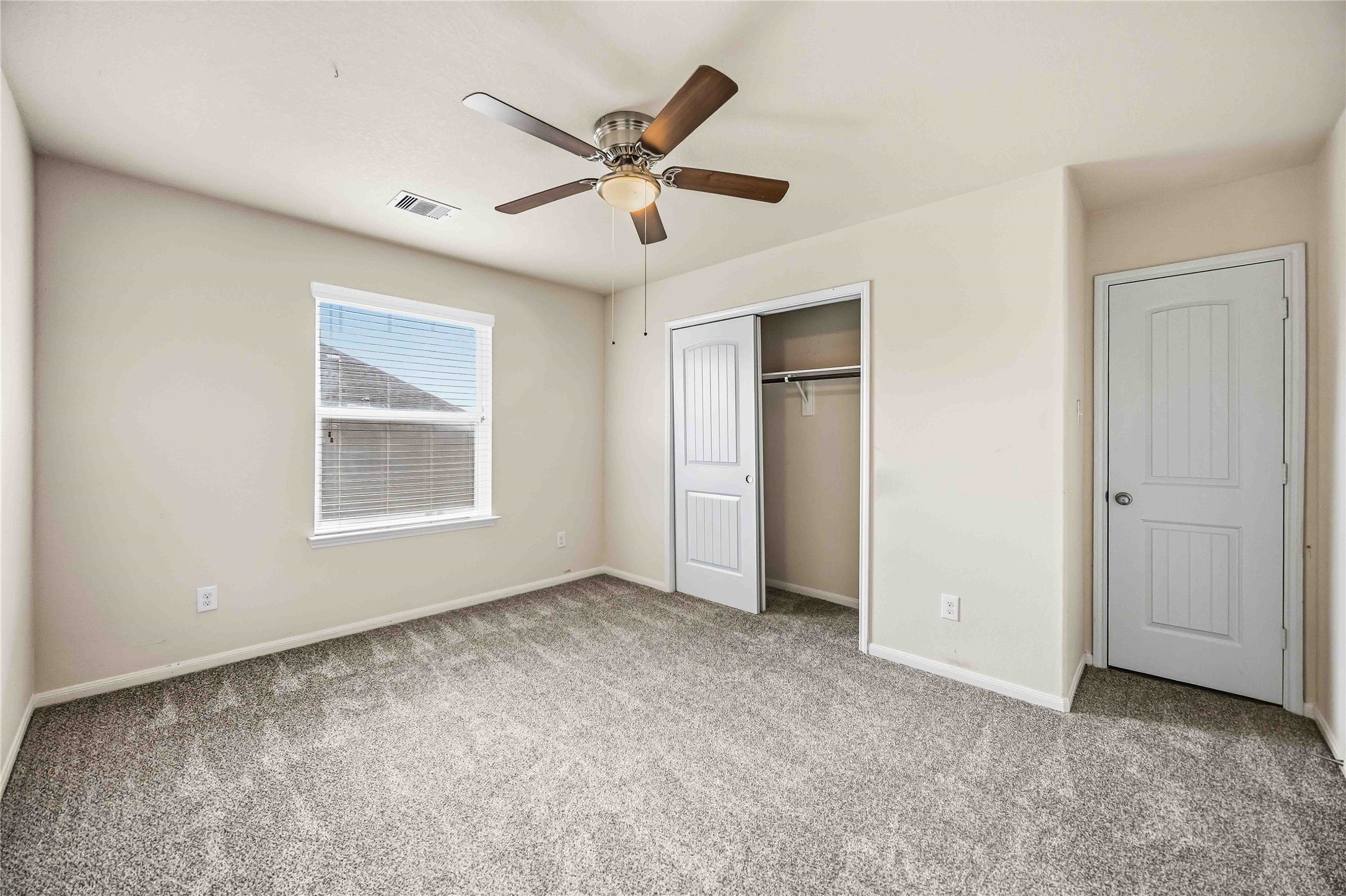366 Lake Line Drive, Alvin, TX 77511