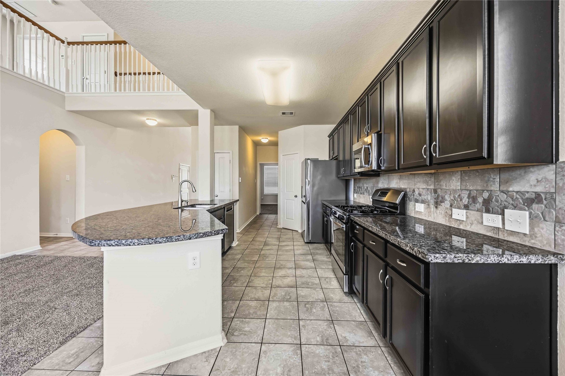 366 Lake Line Drive, Alvin, TX 77511