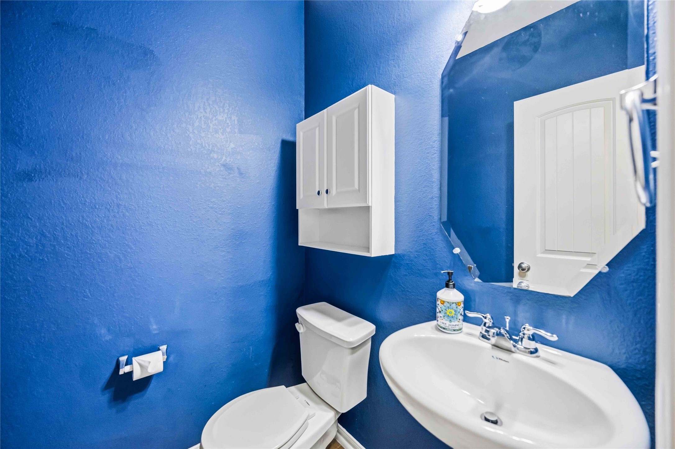 366 Lake Line Drive, Alvin, TX 77511