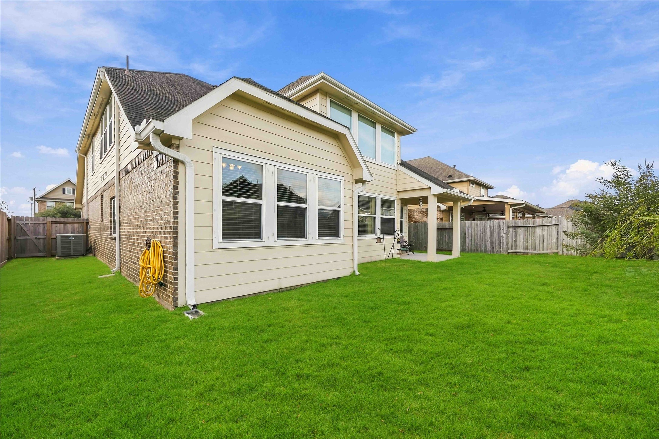 366 Lake Line Drive, Alvin, TX 77511