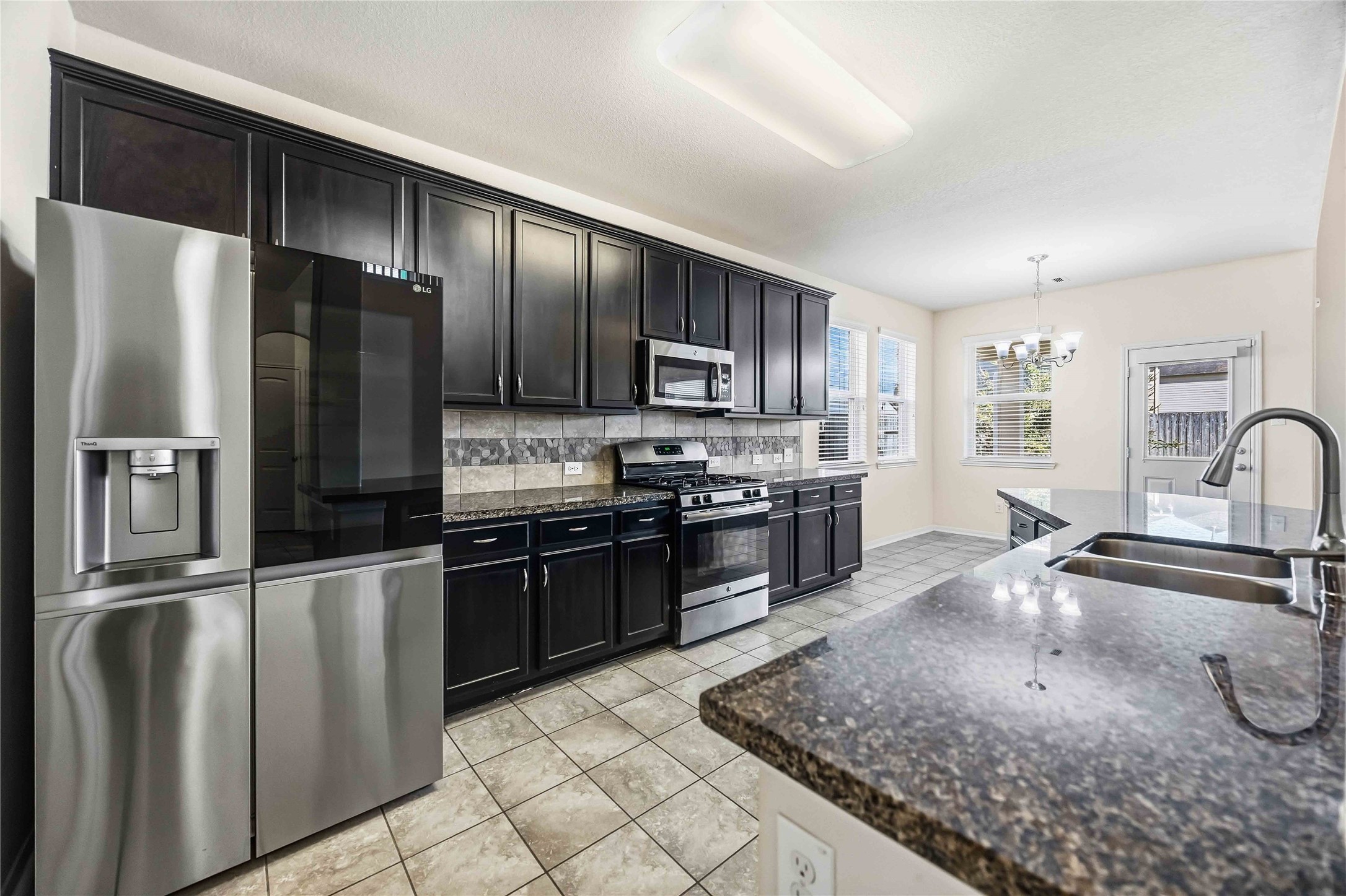 366 Lake Line Drive, Alvin, TX 77511 366 Lake Line Drive, Alvin, TX 77511