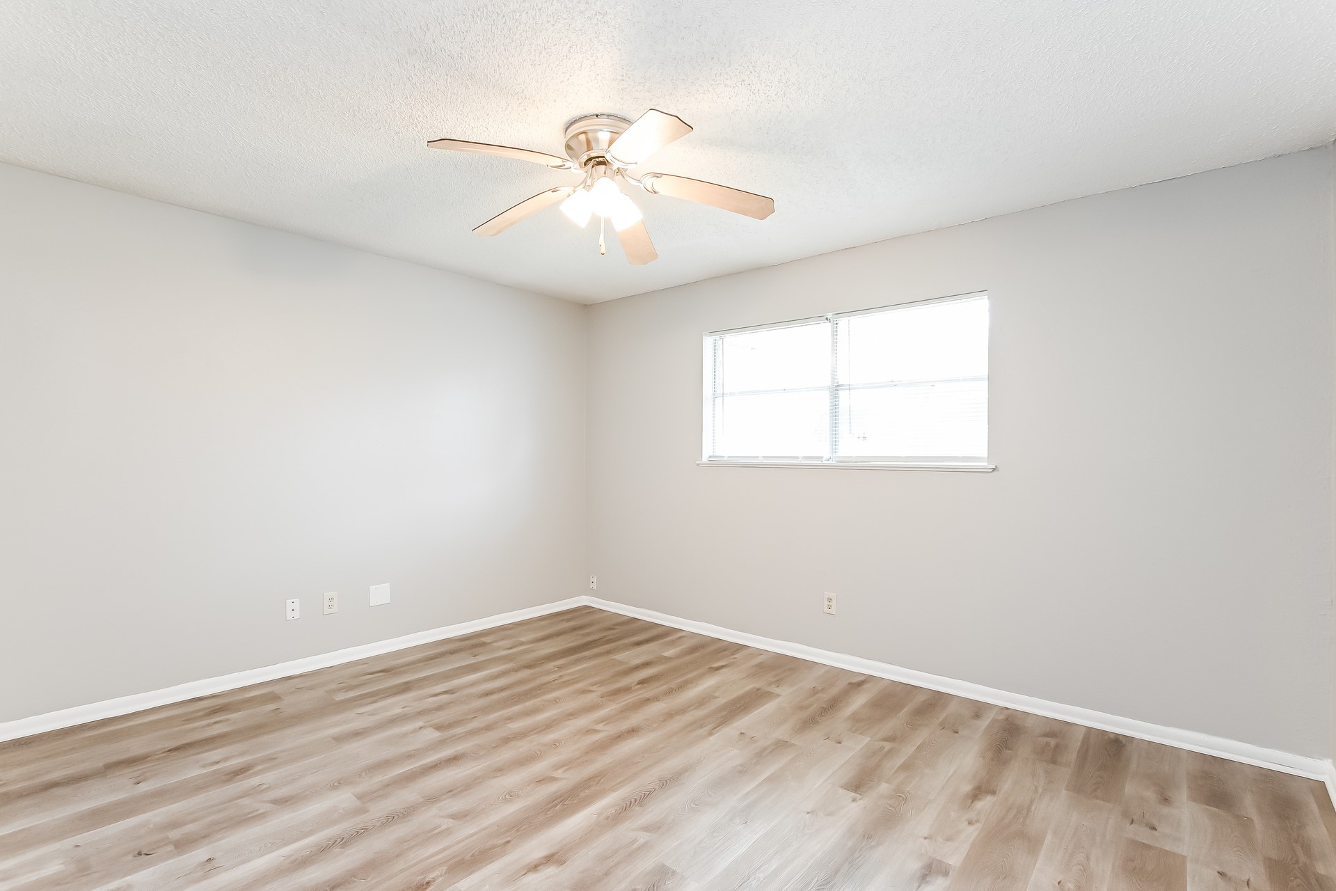 2811 26th Street, Dickinson, TX 77539