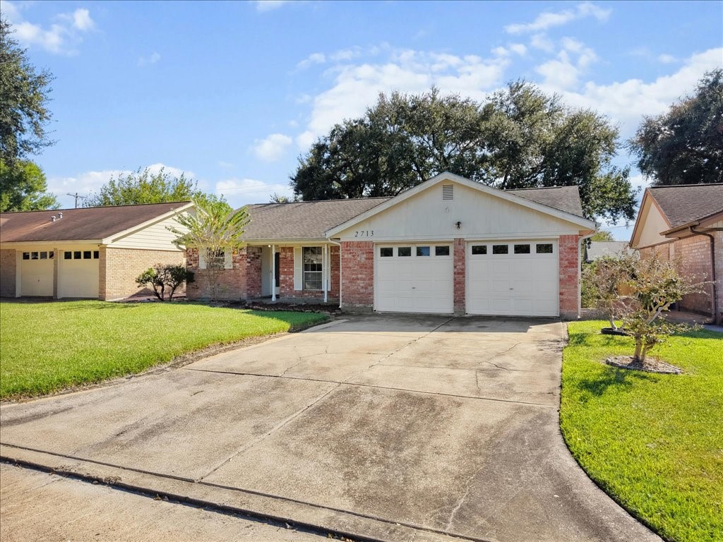 2713 34th Avenue N, Texas City, TX 77590