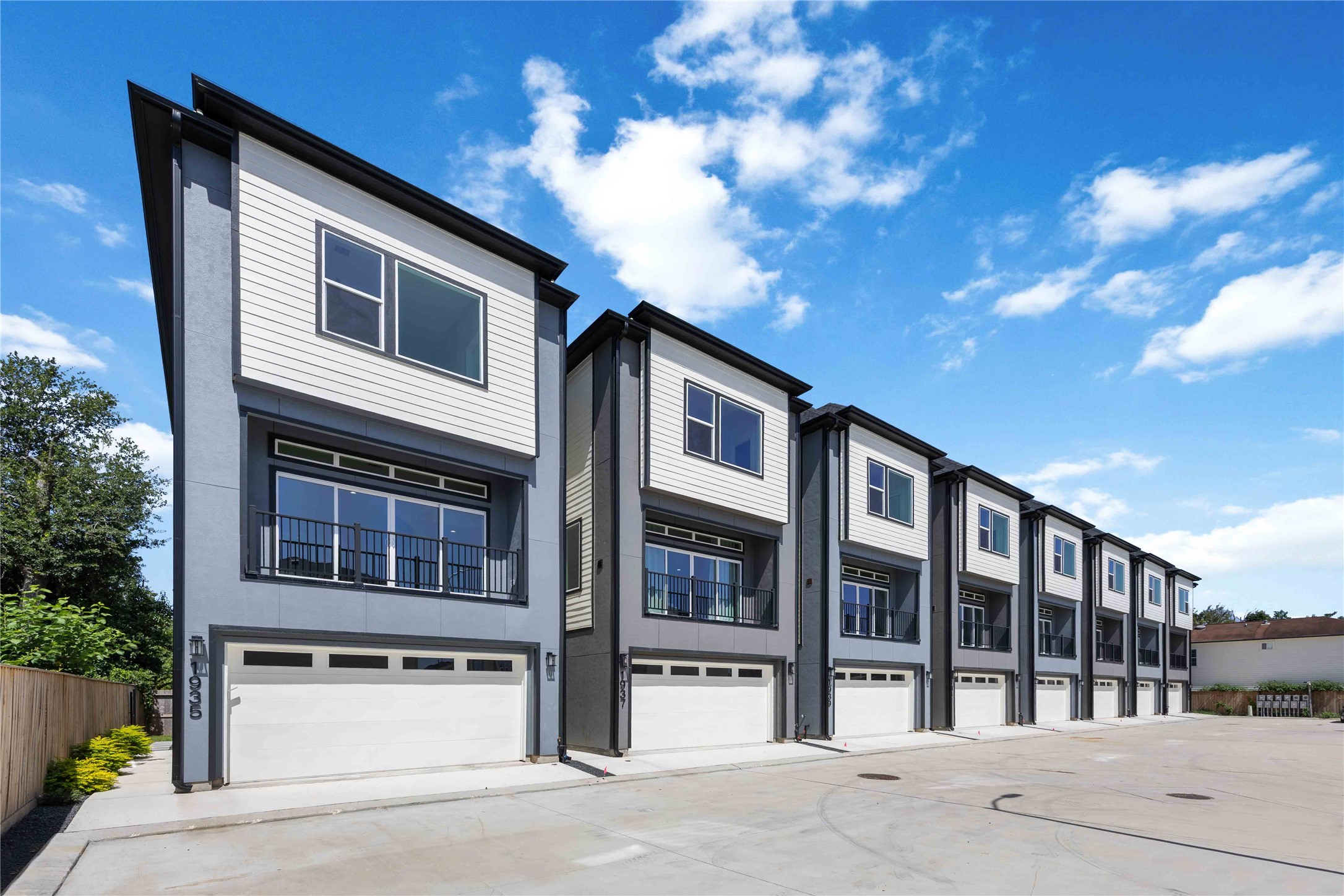 1947 Knoll Square Drive, Houston, TX 77080 1947 Knoll Square Drive, Houston, TX 77080