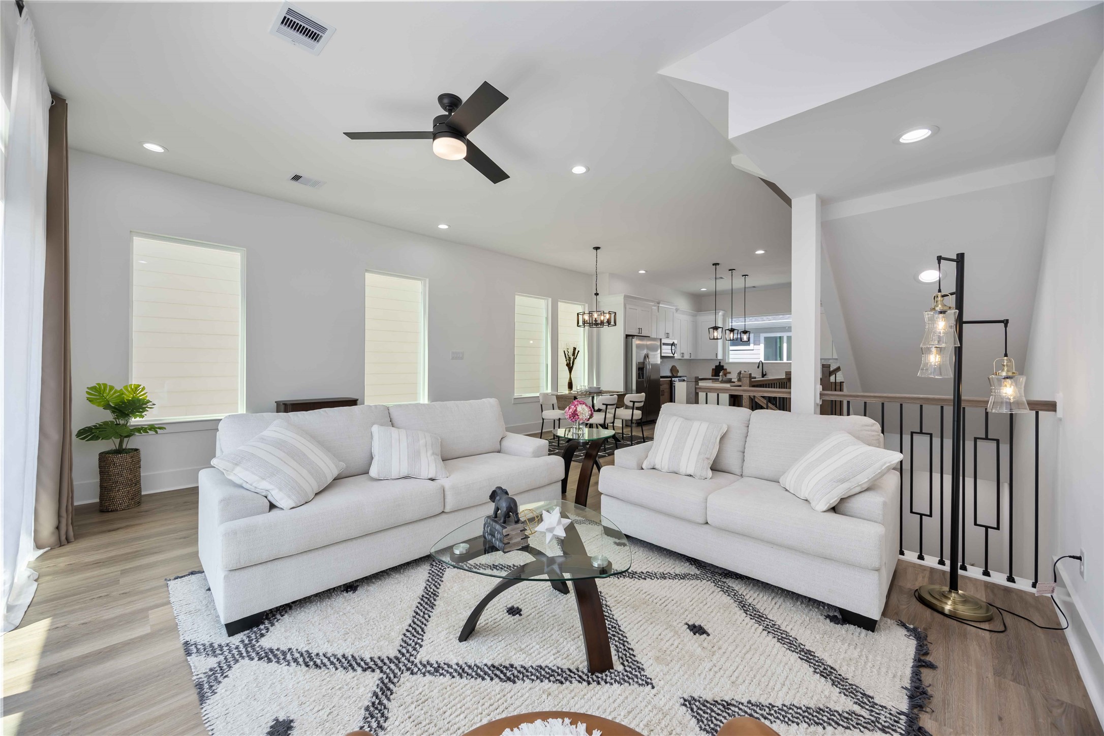1947 Knoll Square Drive, Houston, TX 77080 1947 Knoll Square Drive, Houston, TX 77080
