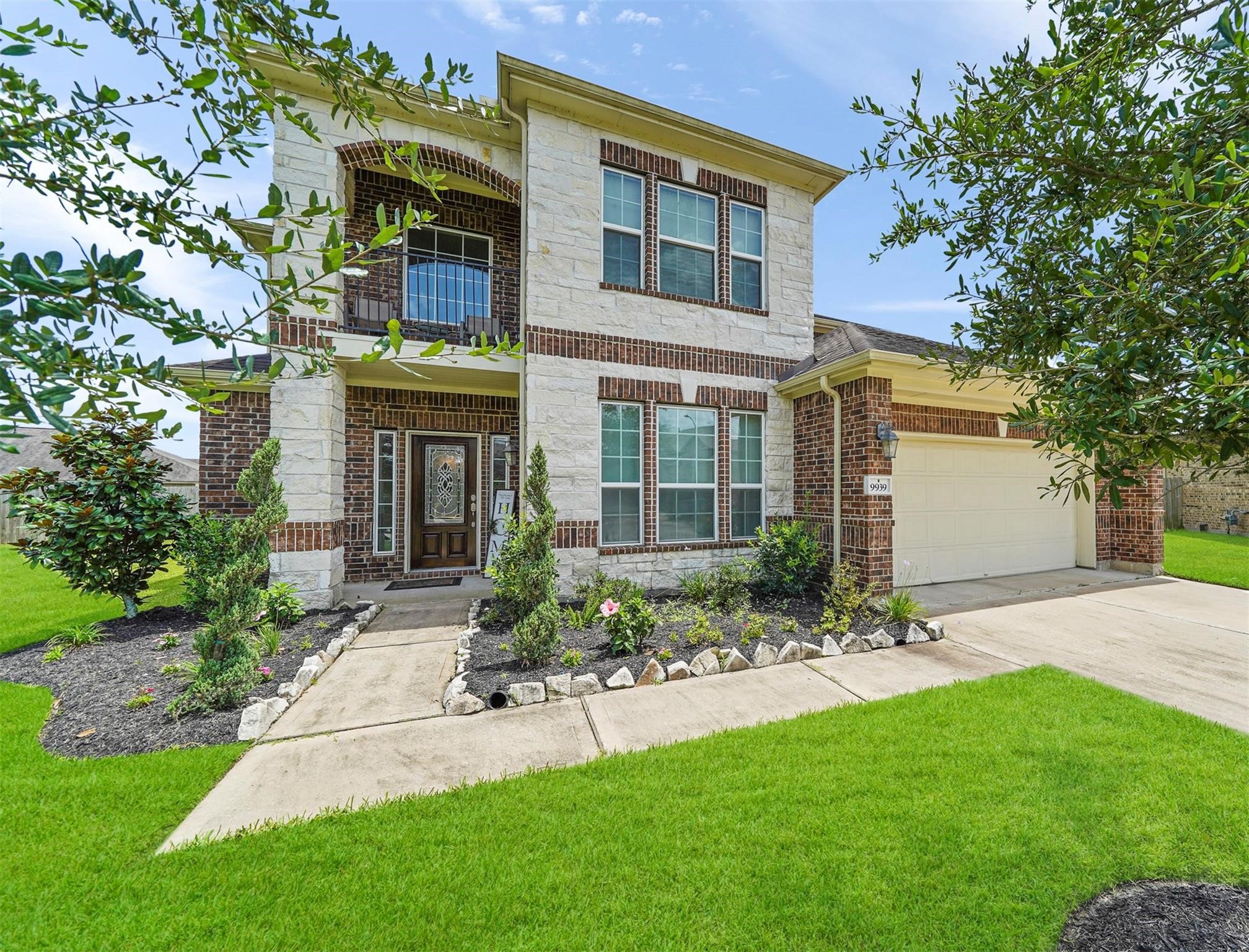 9939 Clear Diamond Drive, Rosharon, TX 77583 9939 Clear Diamond Drive, Rosharon, TX 77583