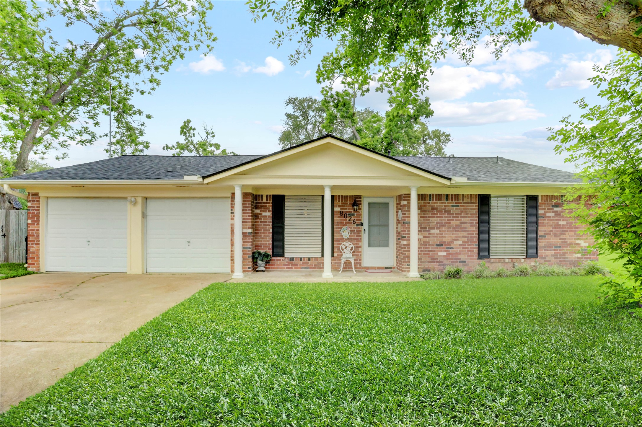 8026 Leigh Road, Hitchcock, TX 77563