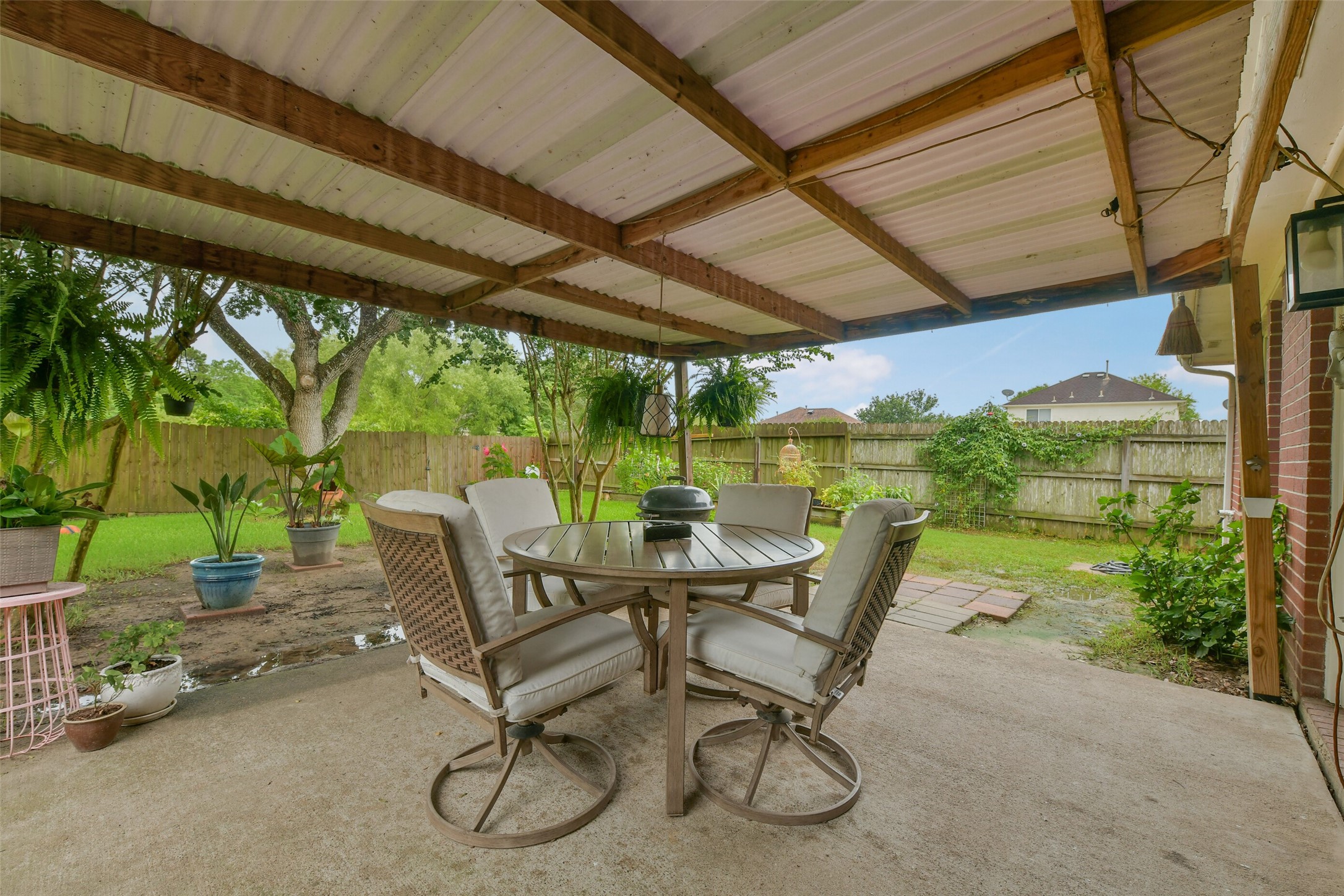 203 Green Isle Avenue, Dickinson, TX 77539