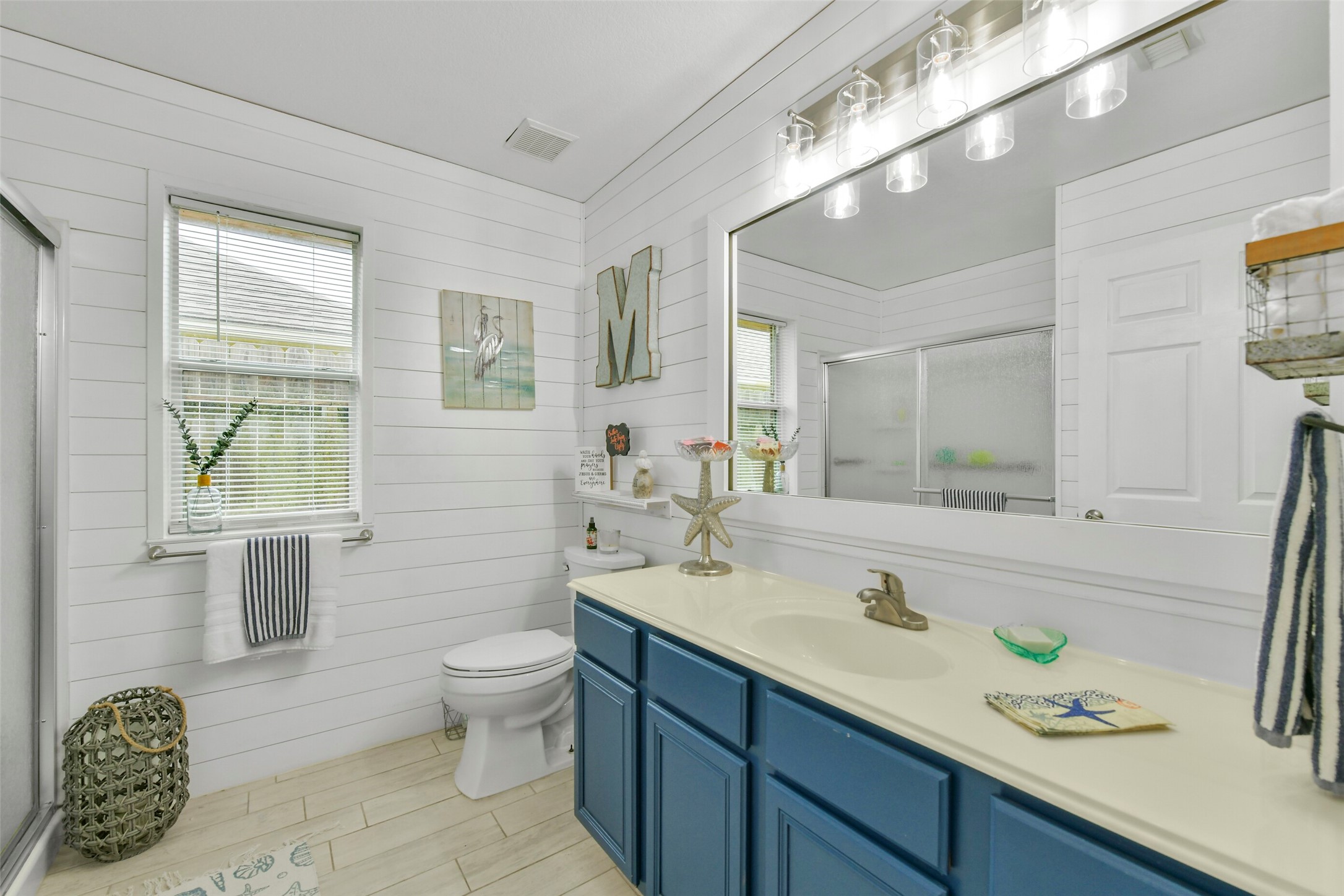 203 Green Isle Avenue, Dickinson, TX 77539