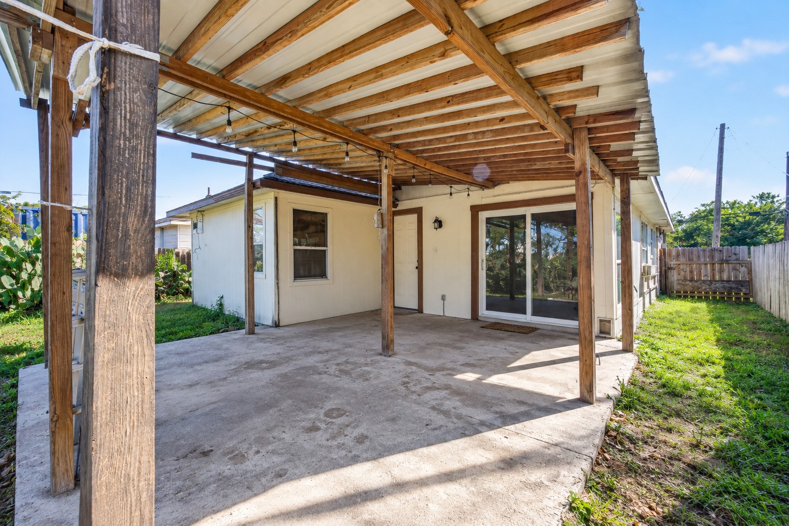 10453 Aldine Westfield Road, Houston, TX 77093