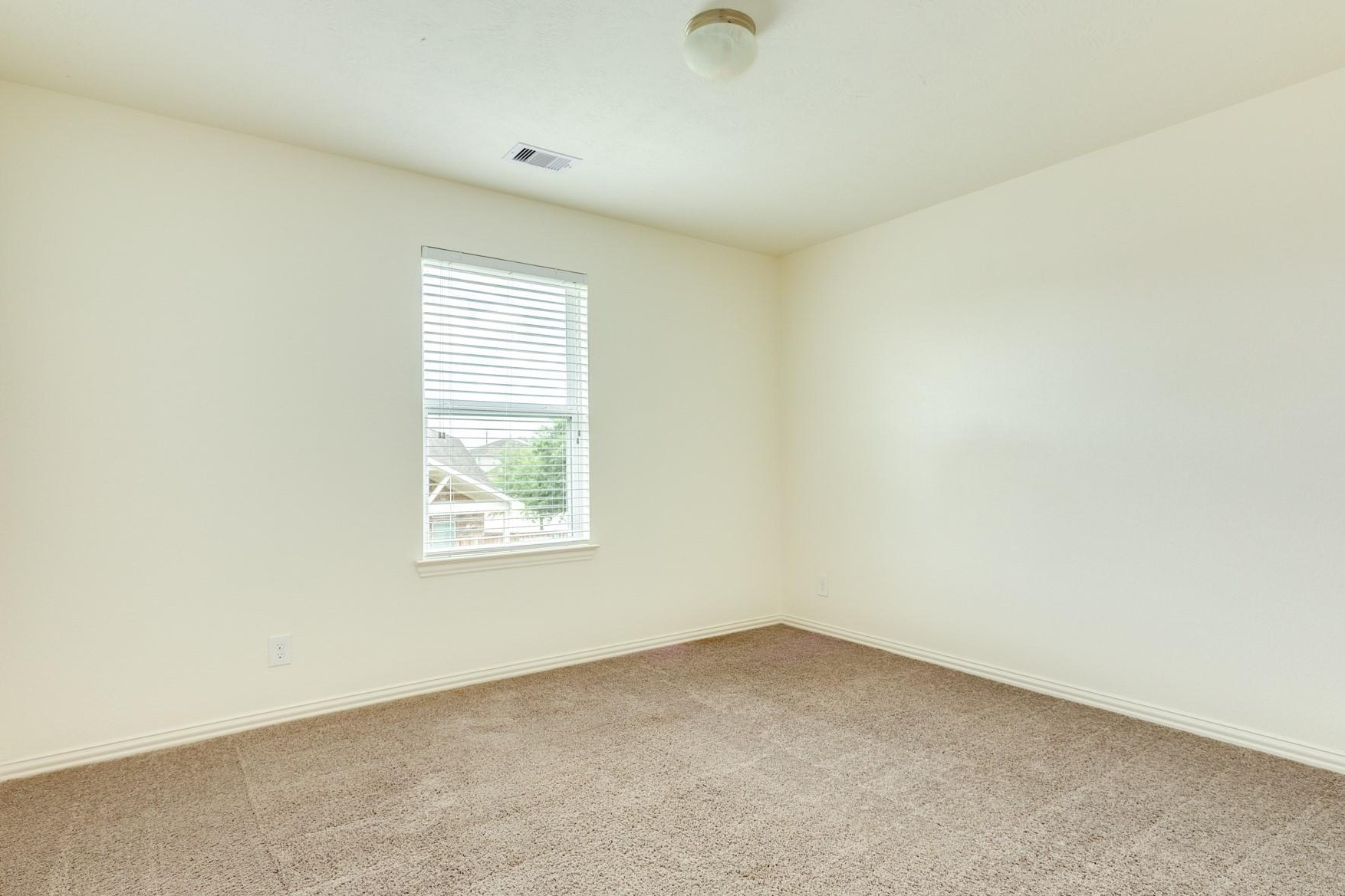 101 Long Meadow Court, Clute, TX 77531