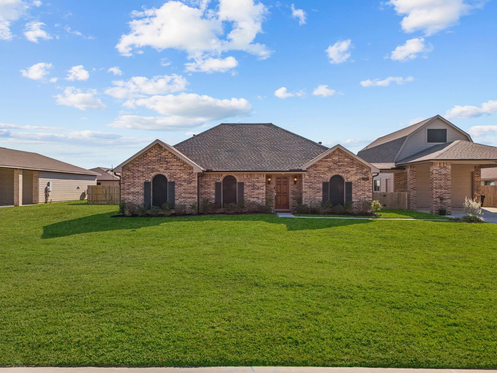2111 Gilbert Road, Dickinson, TX 77539