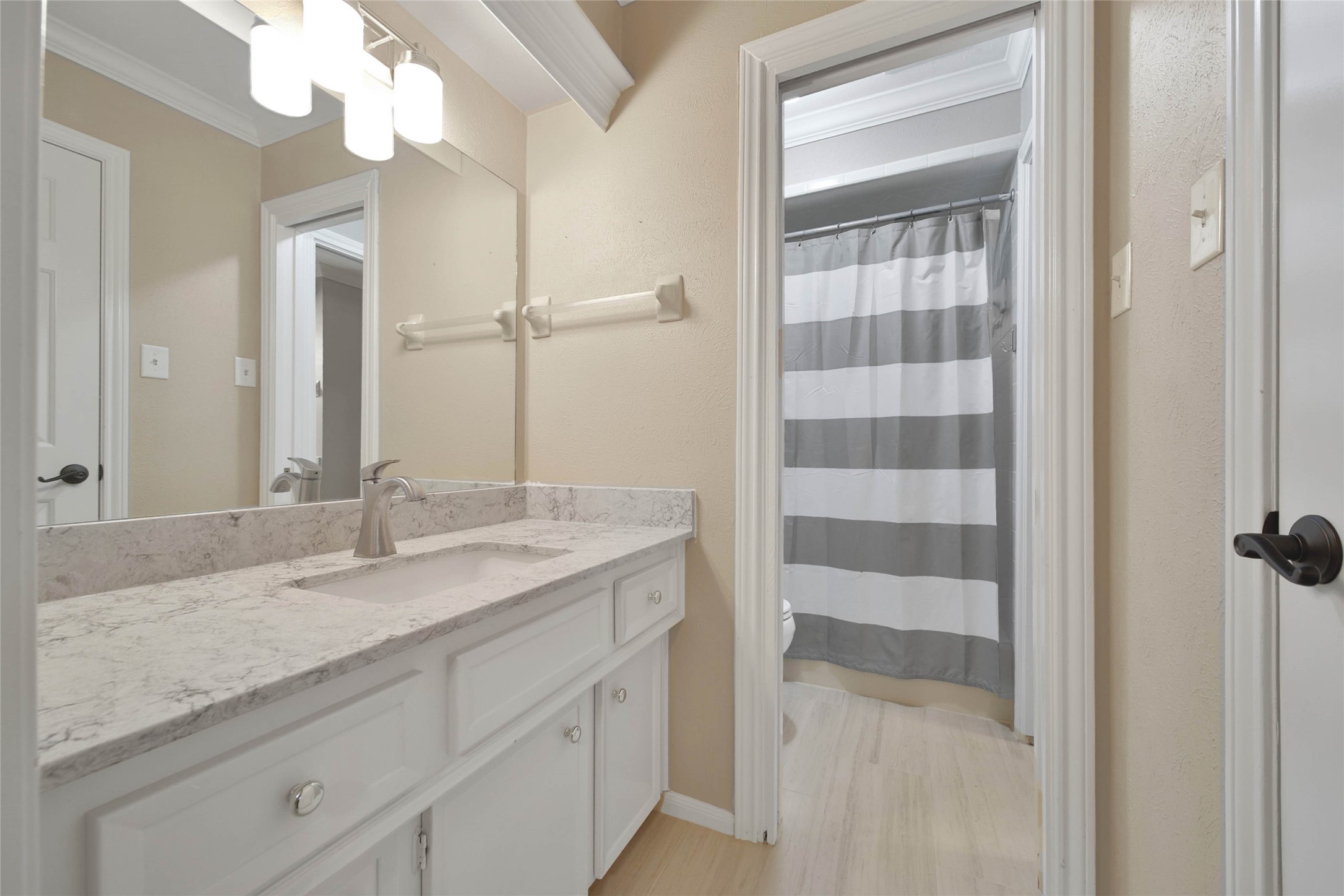 The upstairs has two Hollywood baths.
