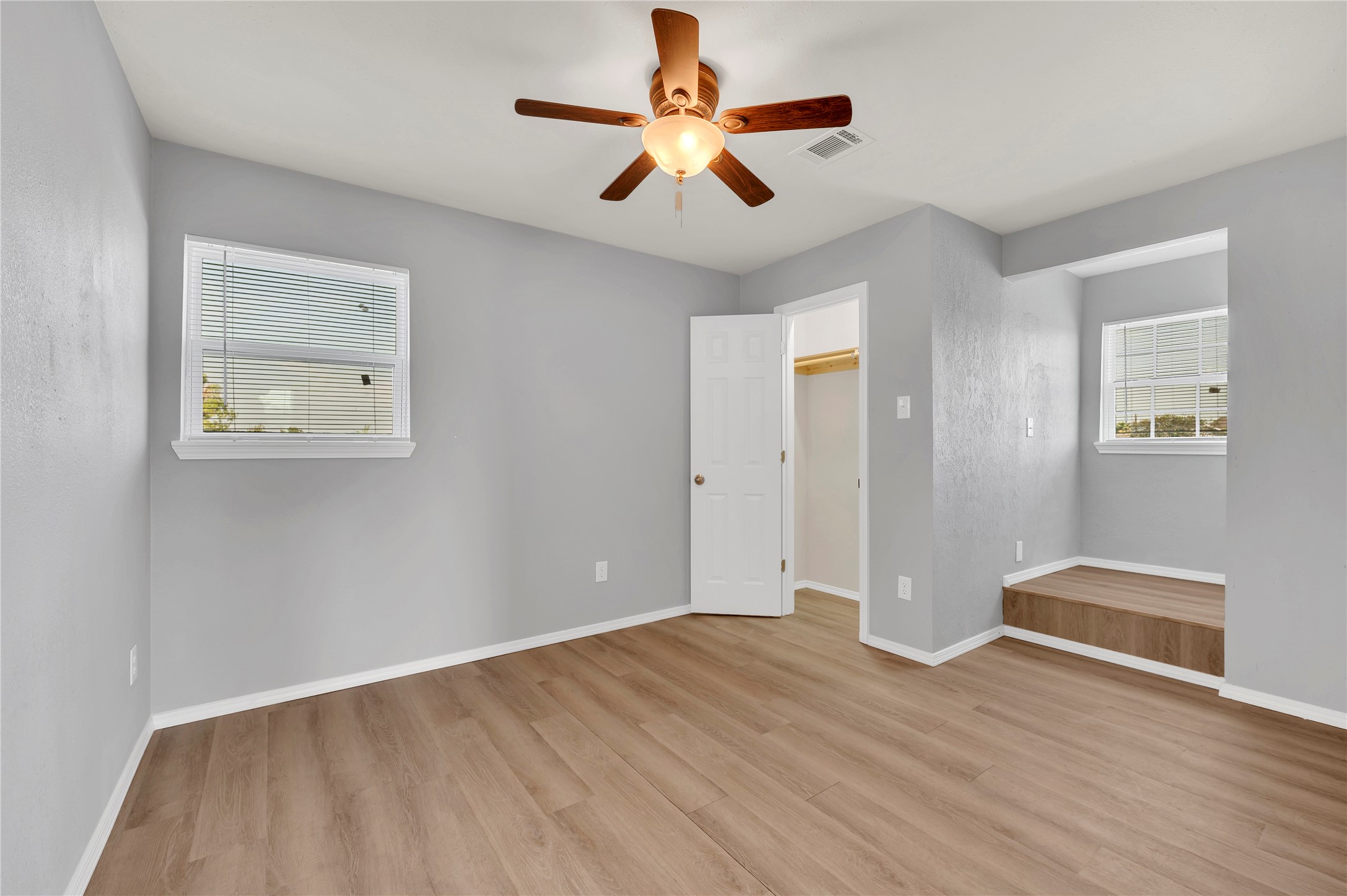 7003 Schlitz Lane, #B, Hitchcock, TX 77563
