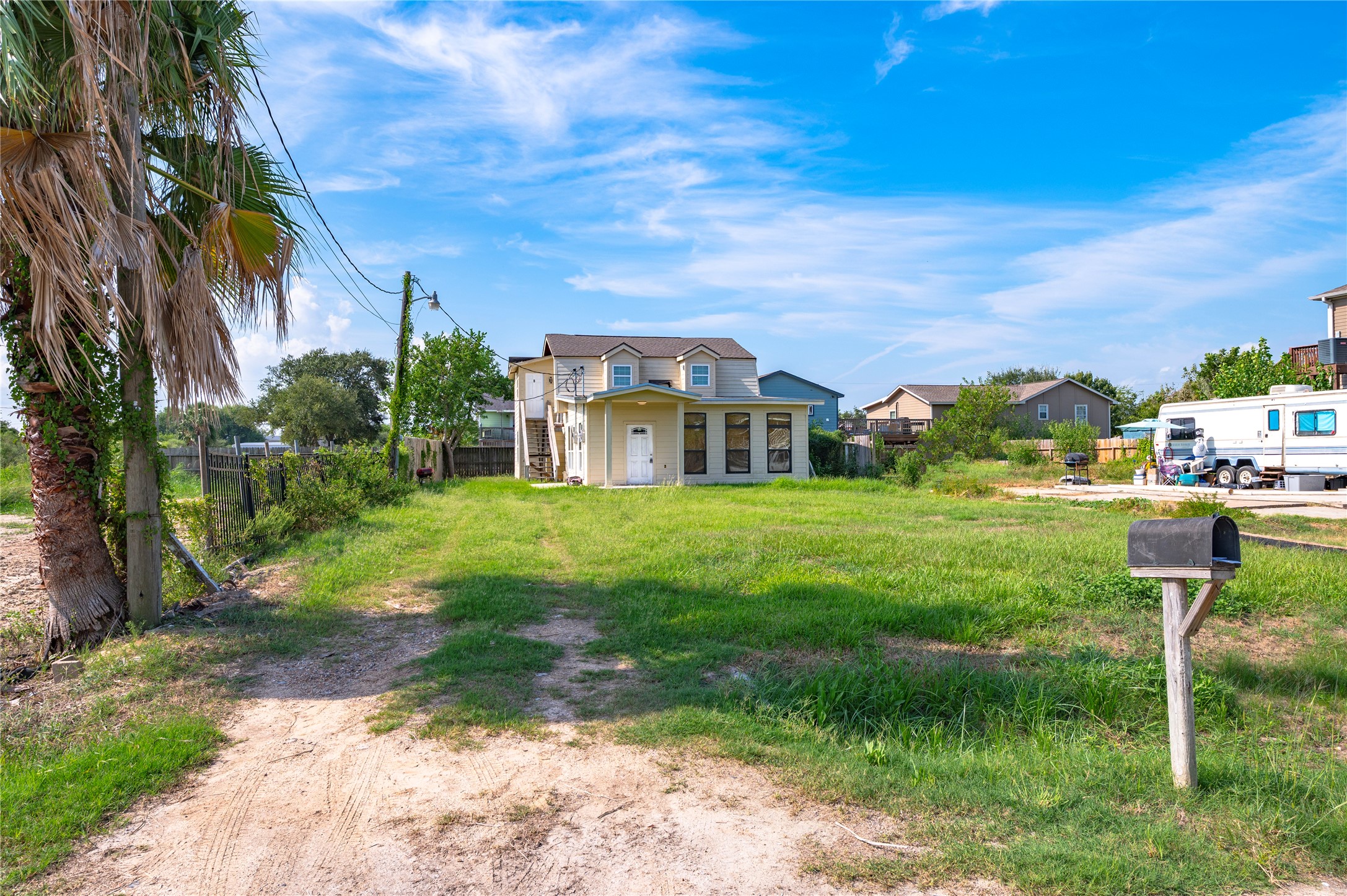 7003 Schlitz Lane, #B, Hitchcock, TX 77563