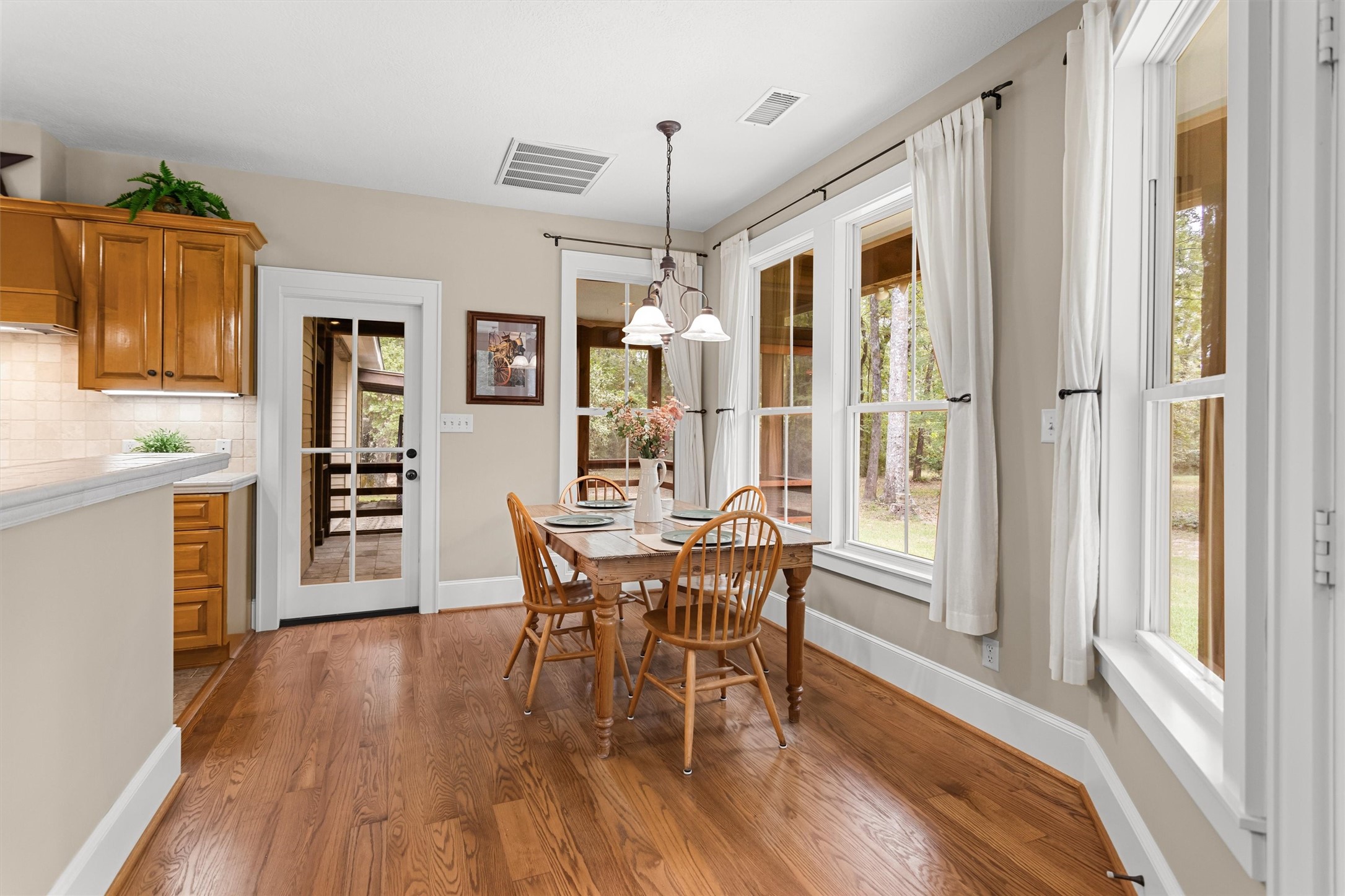 Sunny breakfast room for easy weekday meals