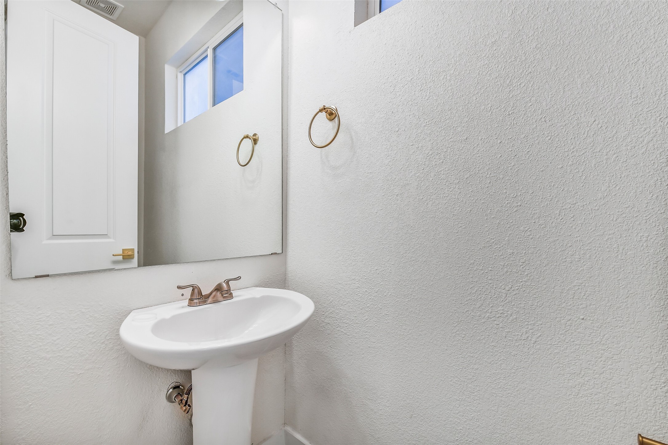 5908 St Augustine Street, #B, Houston, TX 77021