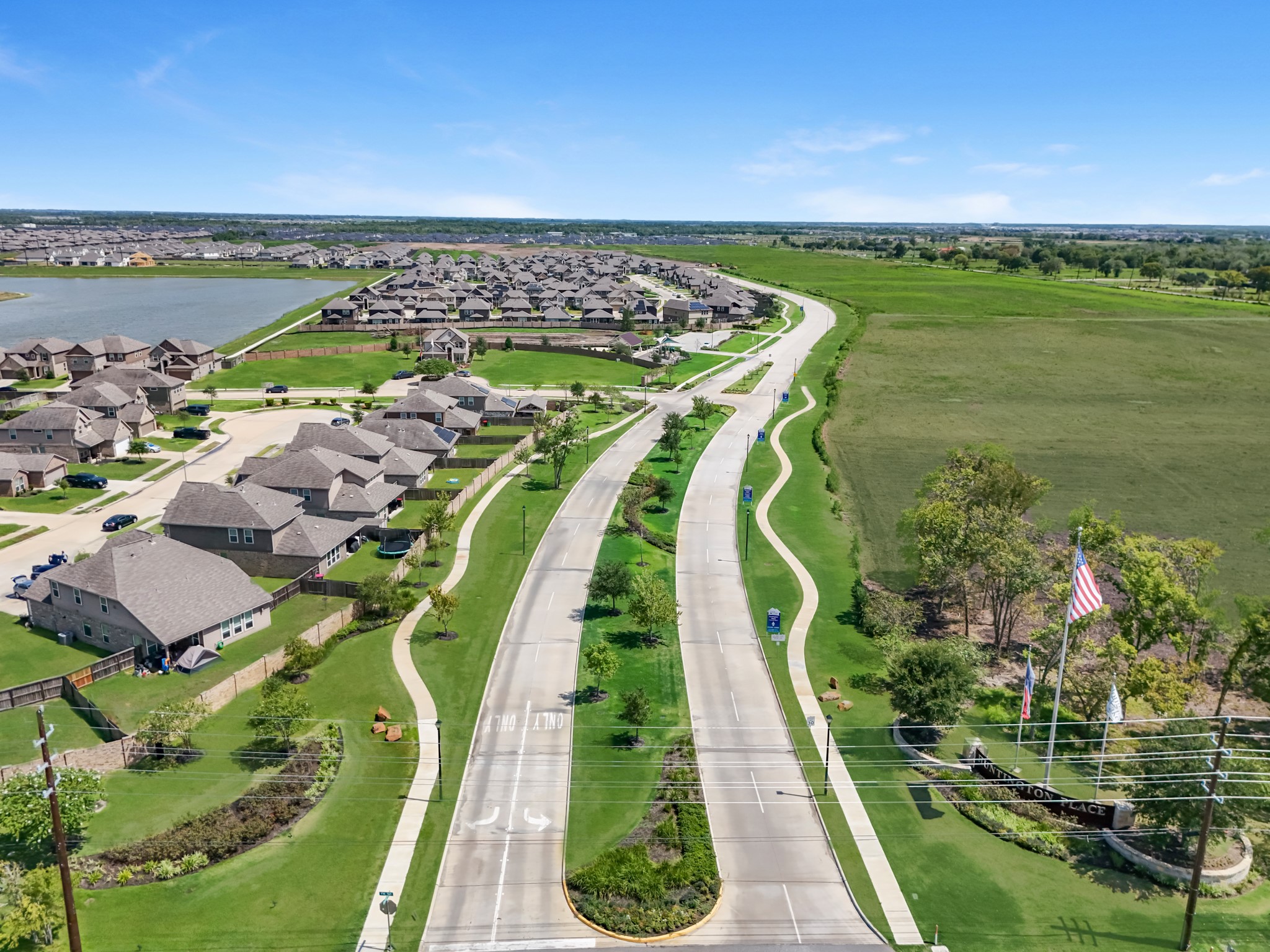 823 Orchard Vale Road, Rosharon, TX 77583